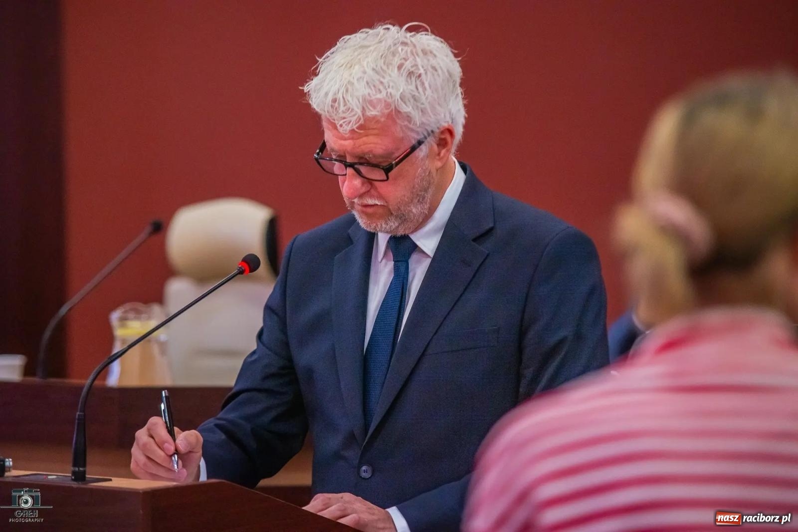 Zdjęcie w galerii na portalu naszraciborz.pl: Justyna Święty-Ersetic złożyła ślubowanie, Mirosław Lenk szefem rady. Rządząca większość podzieliła komisje wiadomości z regionu