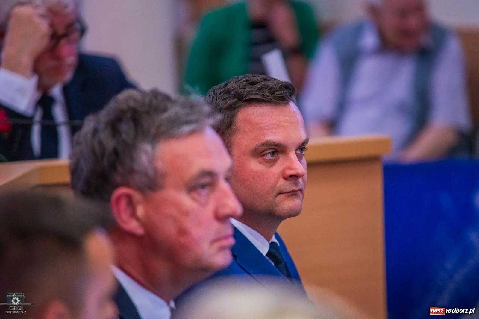 Zdjęcie w galerii na portalu naszraciborz.pl: Justyna Święty-Ersetic złożyła ślubowanie, Mirosław Lenk szefem rady. Rządząca większość podzieliła komisje wiadomości z regionu