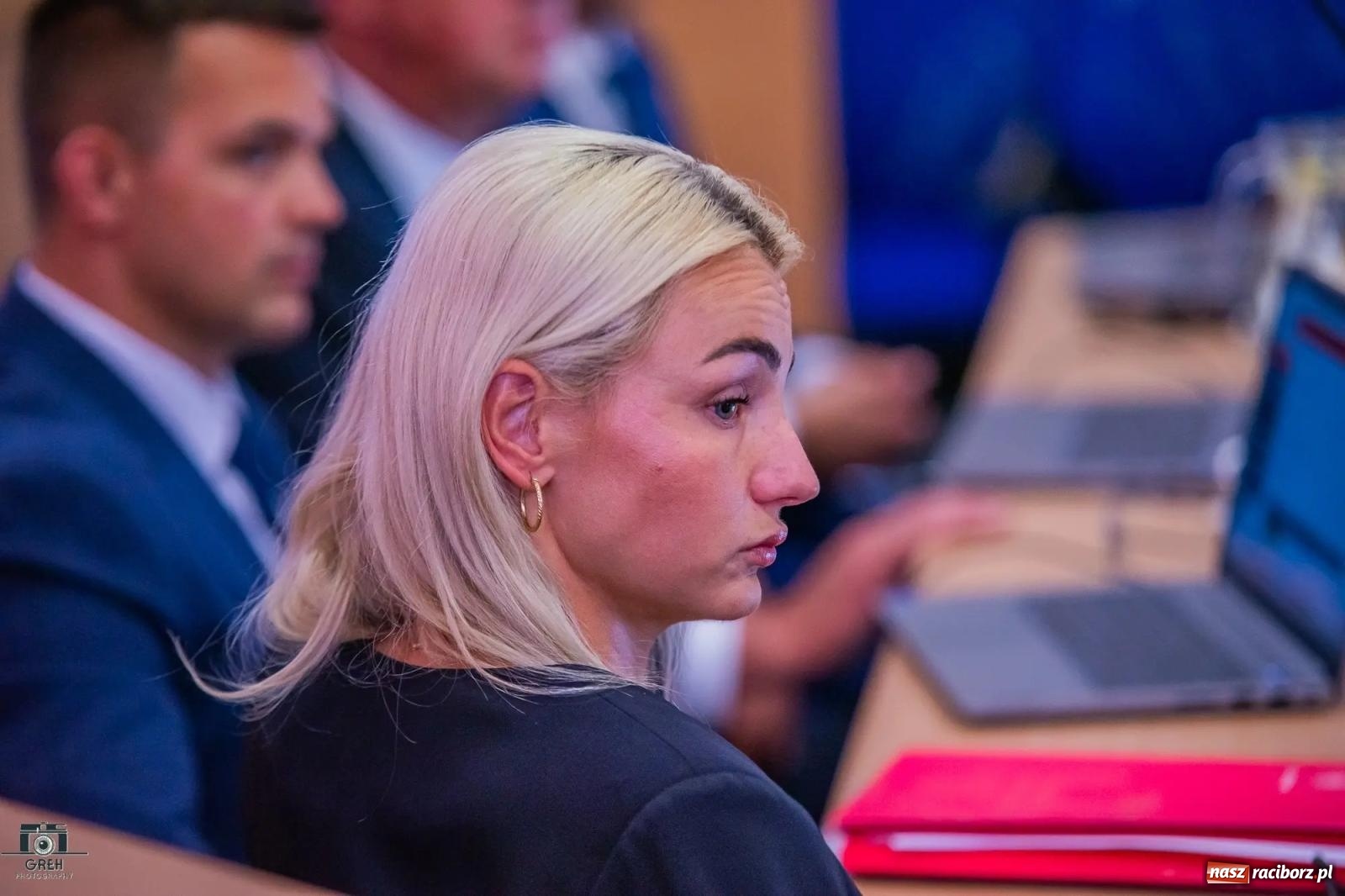 Zdjęcie w galerii na portalu naszraciborz.pl: Justyna Święty-Ersetic złożyła ślubowanie, Mirosław Lenk szefem rady. Rządząca większość podzieliła komisje wiadomości z regionu