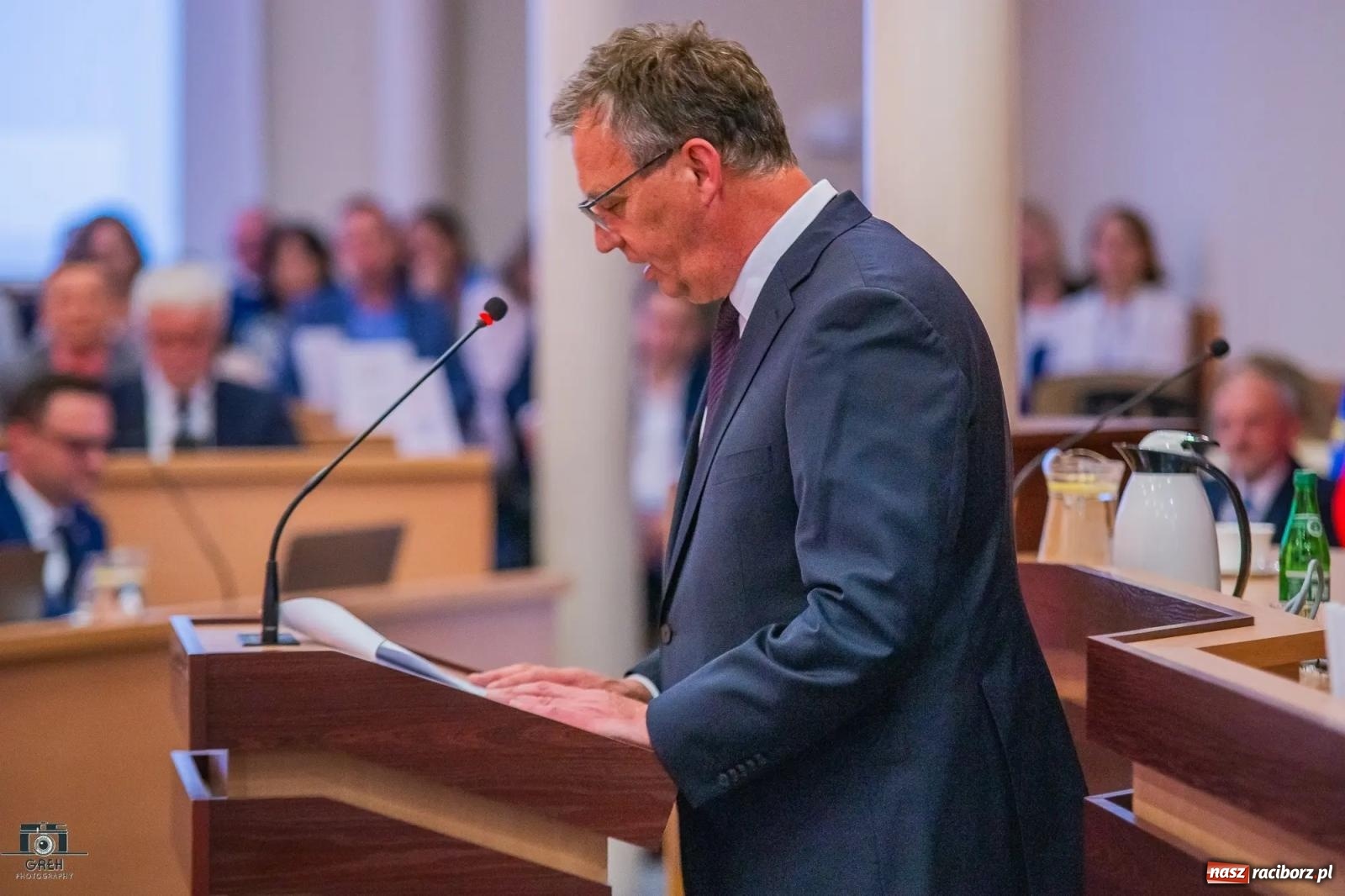 Zdjęcie w galerii na portalu naszraciborz.pl: Justyna Święty-Ersetic złożyła ślubowanie, Mirosław Lenk szefem rady. Rządząca większość podzieliła komisje wiadomości z regionu