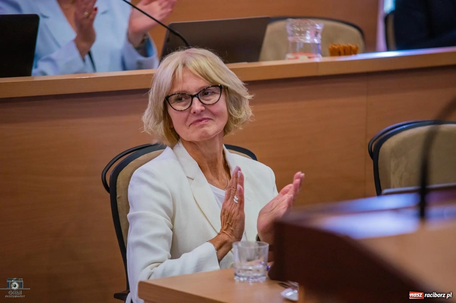 Zdjęcie w galerii na portalu naszraciborz.pl: Justyna Święty-Ersetic złożyła ślubowanie, Mirosław Lenk szefem rady. Rządząca większość podzieliła komisje wiadomości z regionu