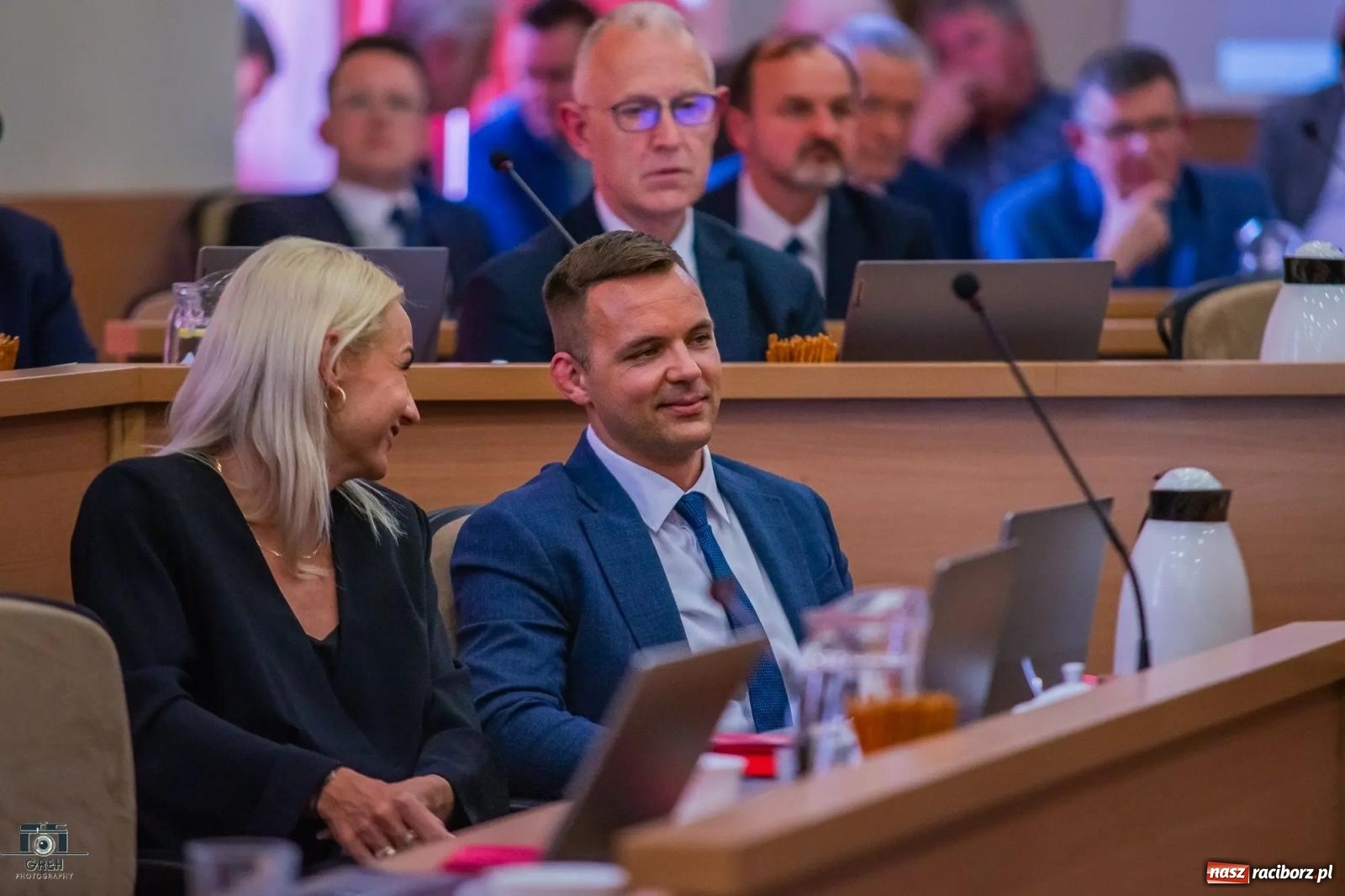 Zdjęcie w galerii na portalu naszraciborz.pl: Justyna Święty-Ersetic złożyła ślubowanie, Mirosław Lenk szefem rady. Rządząca większość podzieliła komisje wiadomości z regionu