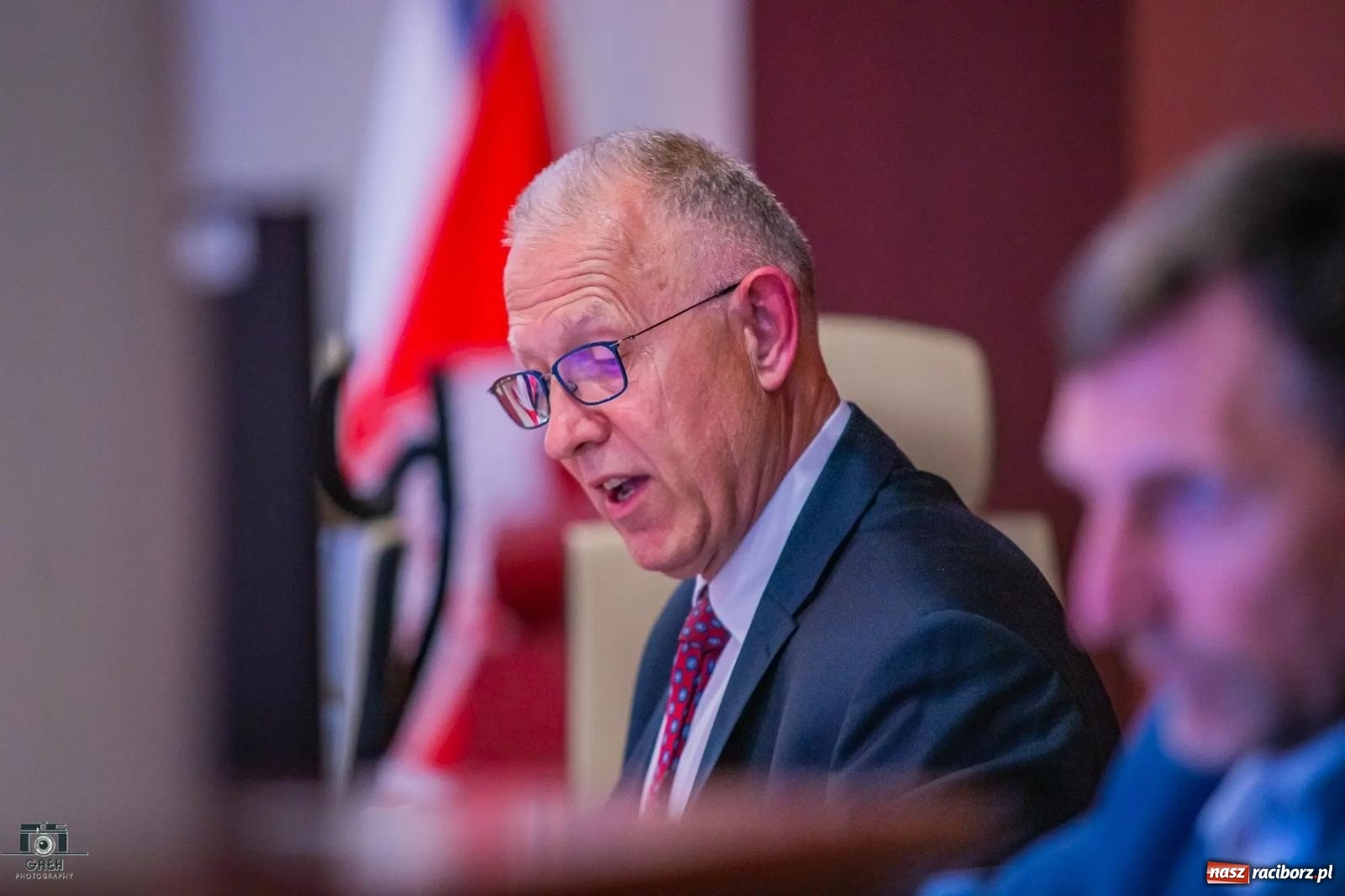 Zdjęcie w galerii na portalu naszraciborz.pl: Justyna Święty-Ersetic złożyła ślubowanie, Mirosław Lenk szefem rady. Rządząca większość podzieliła komisje wiadomości z regionu