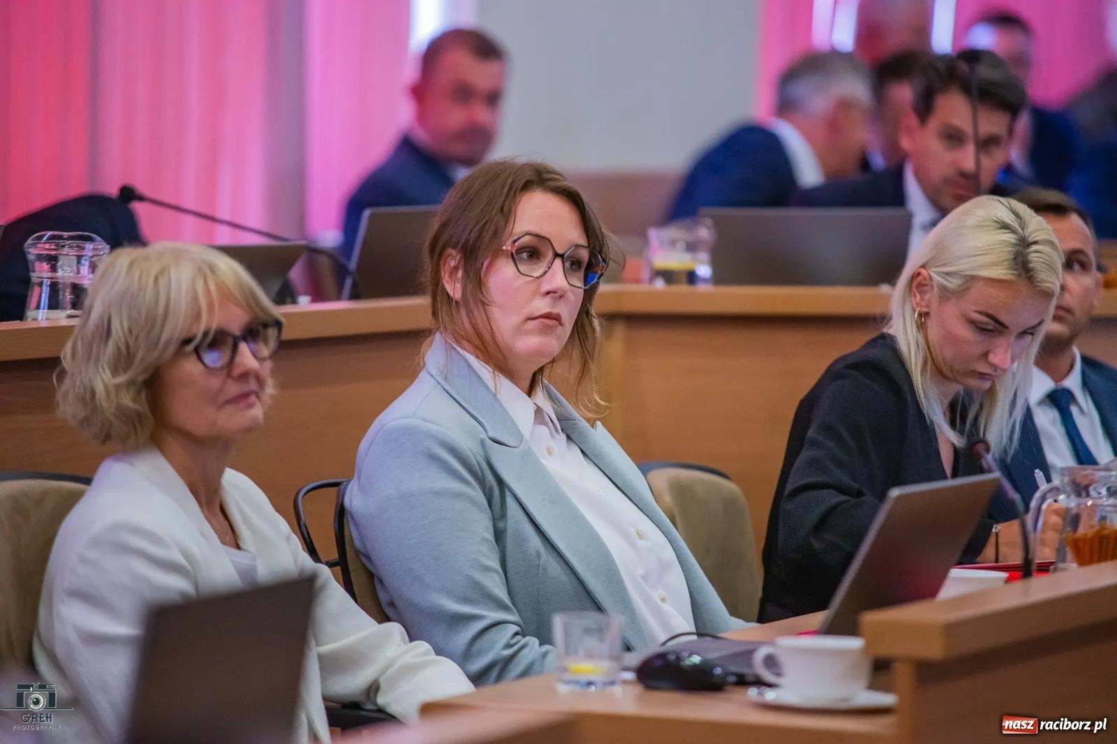 Zdjęcie w galerii na portalu naszraciborz.pl: Justyna Święty-Ersetic złożyła ślubowanie, Mirosław Lenk szefem rady. Rządząca większość podzieliła komisje wiadomości z regionu