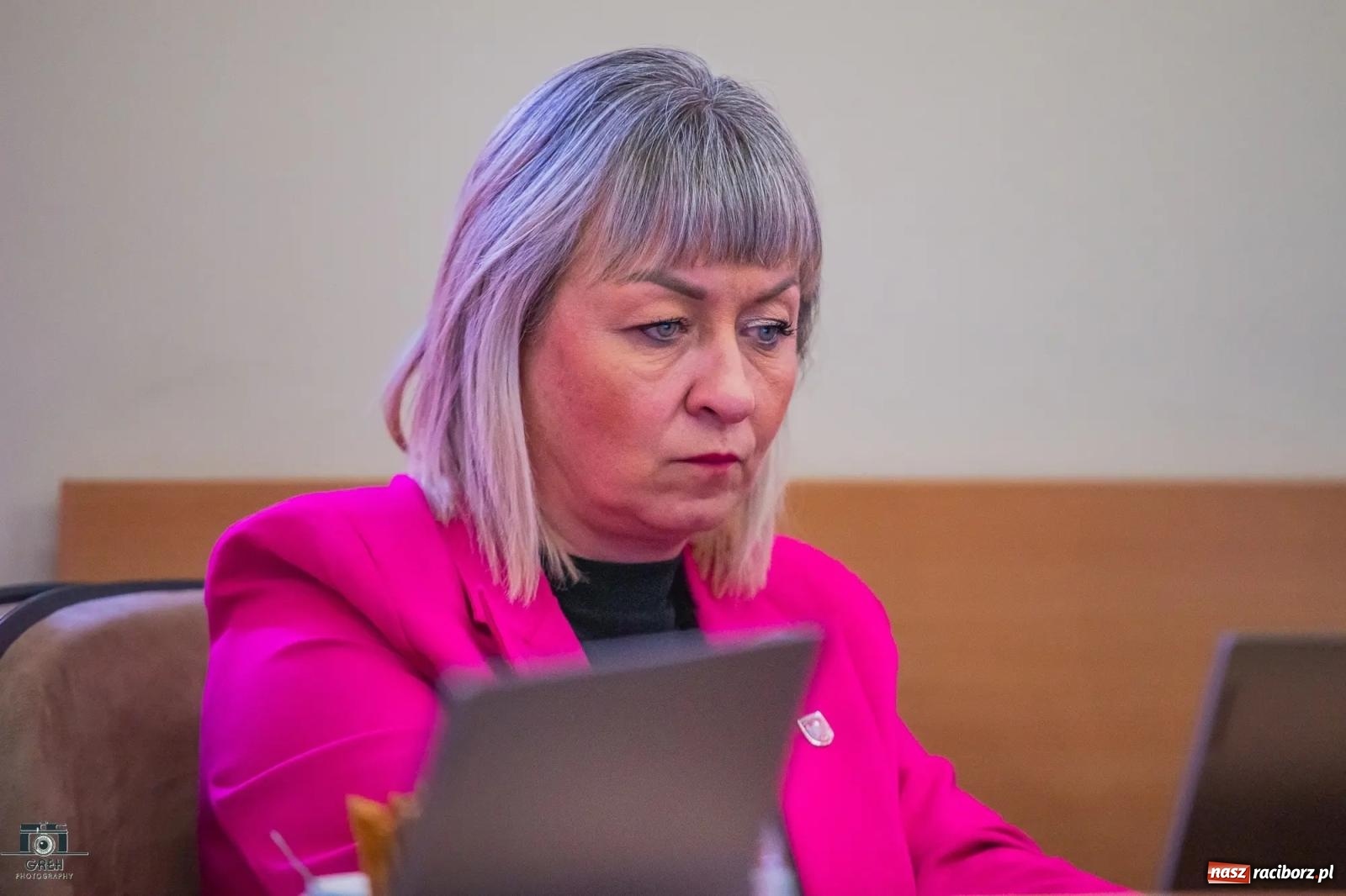 Zdjęcie w galerii na portalu naszraciborz.pl: Justyna Święty-Ersetic złożyła ślubowanie, Mirosław Lenk szefem rady. Rządząca większość podzieliła komisje wiadomości z regionu