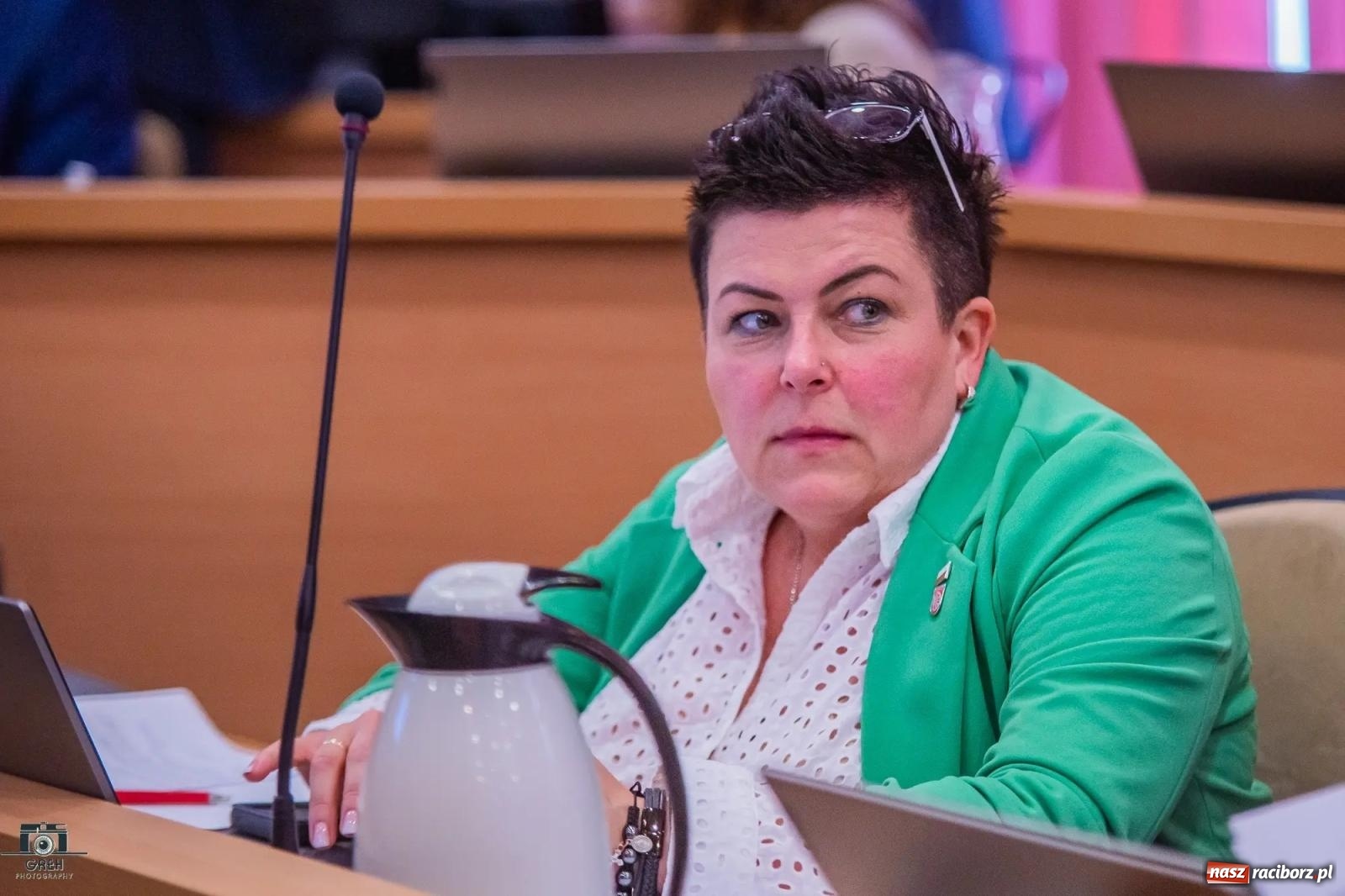 Zdjęcie w galerii na portalu naszraciborz.pl: Justyna Święty-Ersetic złożyła ślubowanie, Mirosław Lenk szefem rady. Rządząca większość podzieliła komisje wiadomości z regionu