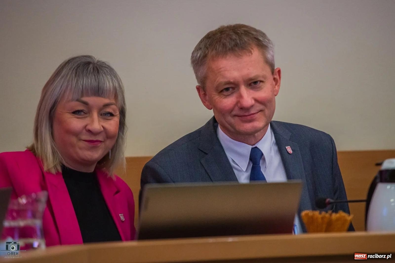 Zdjęcie w galerii na portalu naszraciborz.pl: Justyna Święty-Ersetic złożyła ślubowanie, Mirosław Lenk szefem rady. Rządząca większość podzieliła komisje wiadomości z regionu