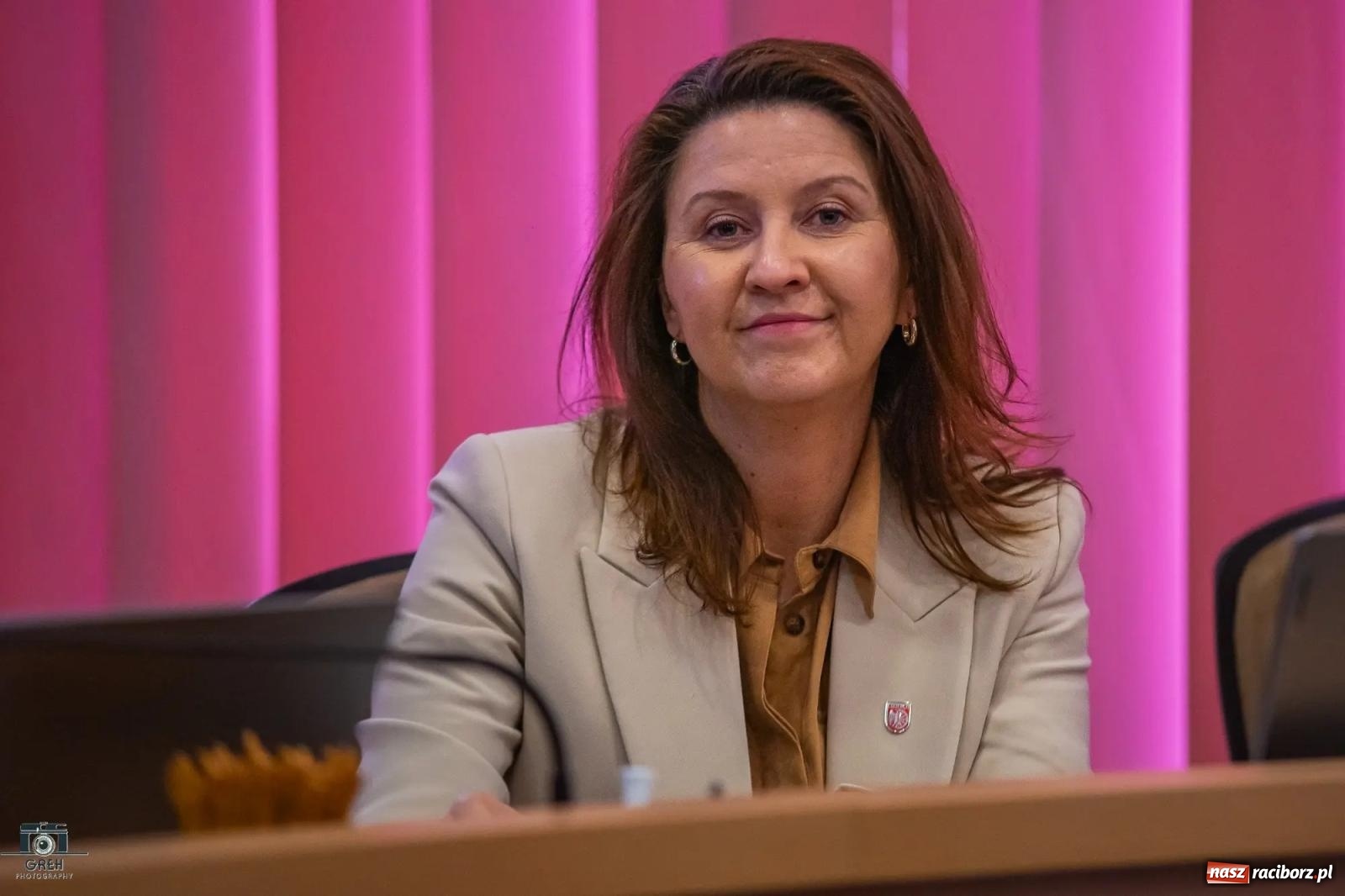 Zdjęcie w galerii na portalu naszraciborz.pl: Justyna Święty-Ersetic złożyła ślubowanie, Mirosław Lenk szefem rady. Rządząca większość podzieliła komisje wiadomości z regionu