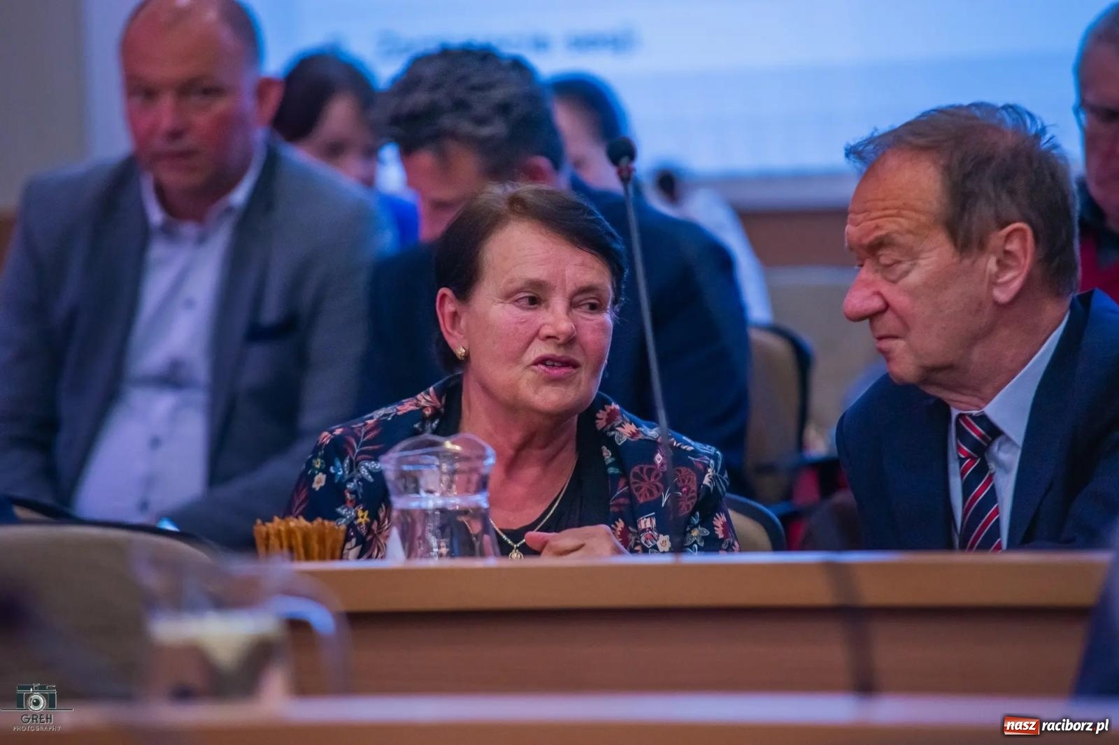 Zdjęcie w galerii na portalu naszraciborz.pl: Justyna Święty-Ersetic złożyła ślubowanie, Mirosław Lenk szefem rady. Rządząca większość podzieliła komisje wiadomości z regionu