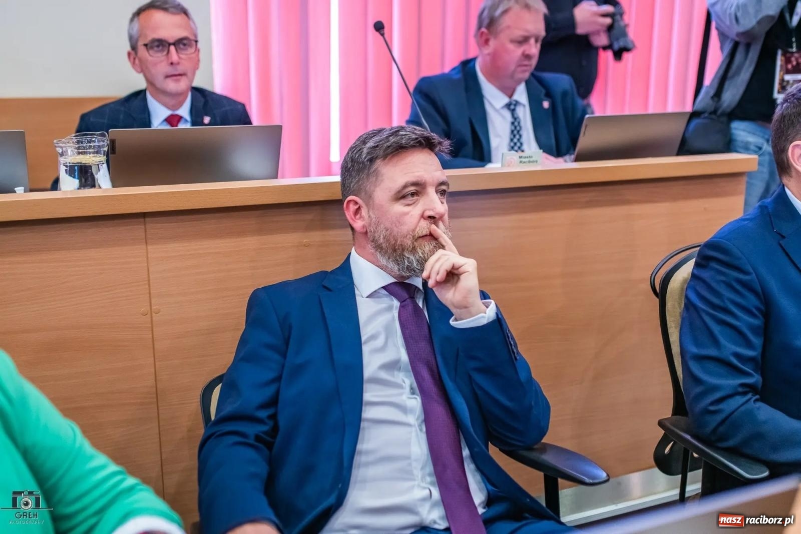 Zdjęcie w galerii na portalu naszraciborz.pl: Justyna Święty-Ersetic złożyła ślubowanie, Mirosław Lenk szefem rady. Rządząca większość podzieliła komisje wiadomości z regionu