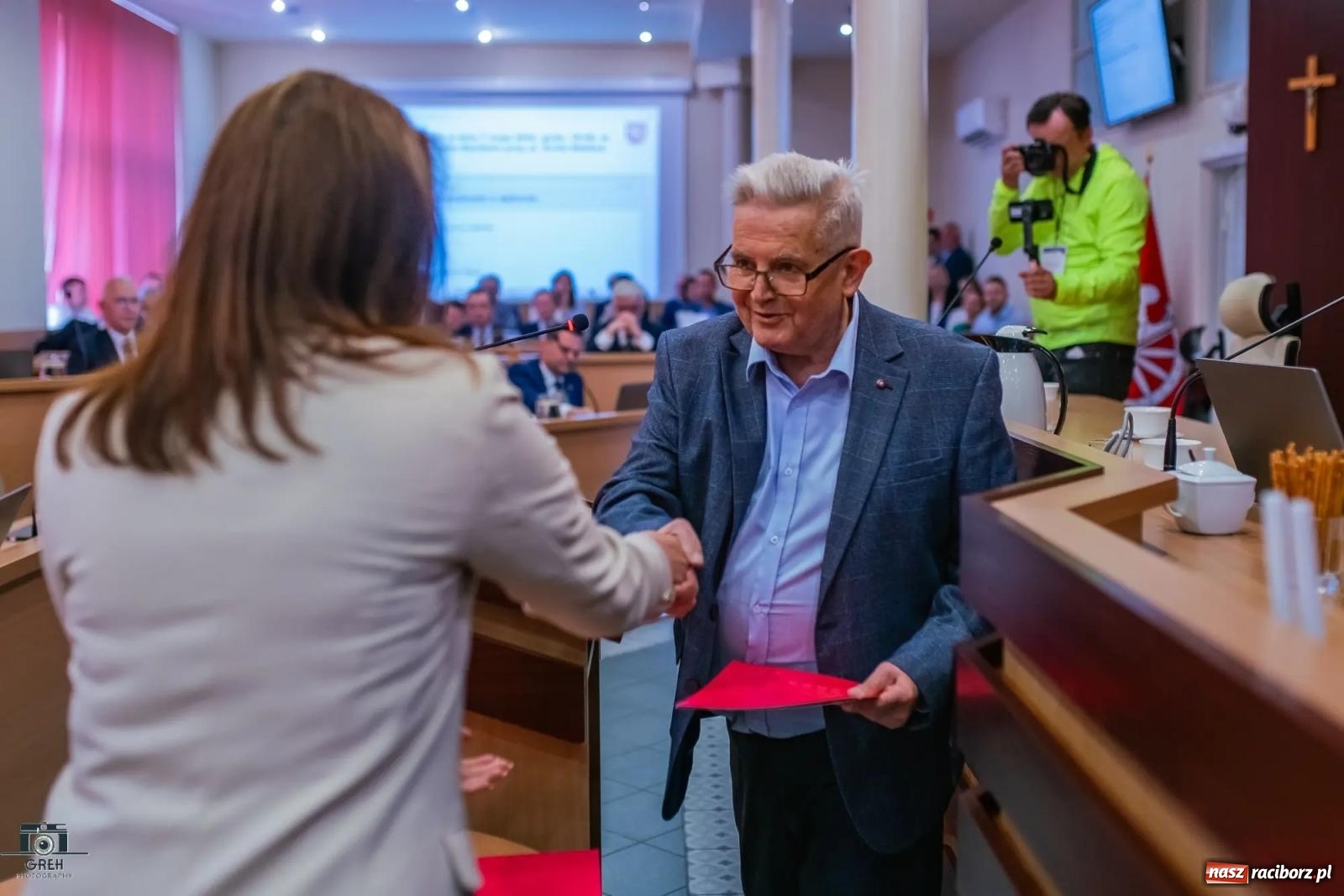 Zdjęcie w galerii na portalu naszraciborz.pl: Justyna Święty-Ersetic złożyła ślubowanie, Mirosław Lenk szefem rady. Rządząca większość podzieliła komisje wiadomości z regionu