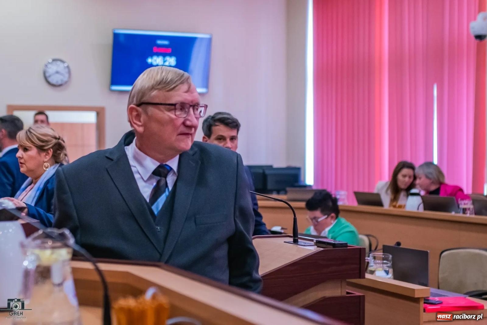 Zdjęcie w galerii na portalu naszraciborz.pl: Justyna Święty-Ersetic złożyła ślubowanie, Mirosław Lenk szefem rady. Rządząca większość podzieliła komisje wiadomości z regionu