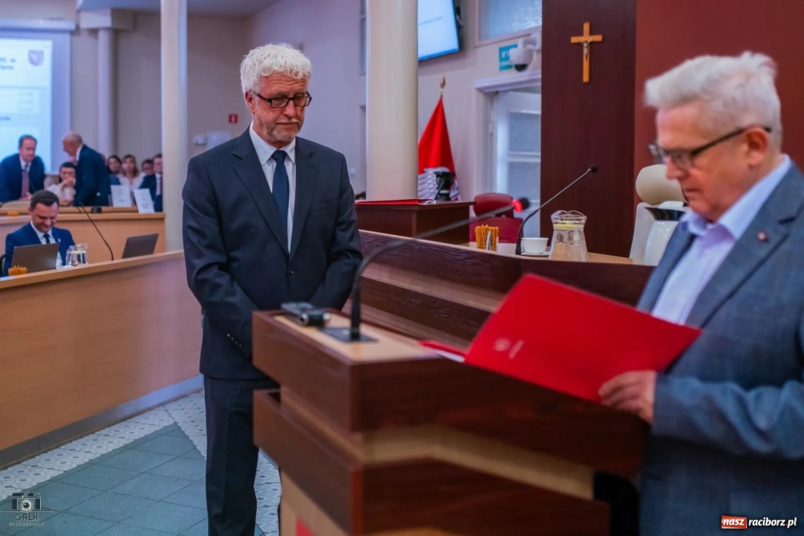 Zdjęcie w galerii na portalu naszraciborz.pl: Justyna Święty-Ersetic złożyła ślubowanie, Mirosław Lenk szefem rady. Rządząca większość podzieliła komisje wiadomości z regionu