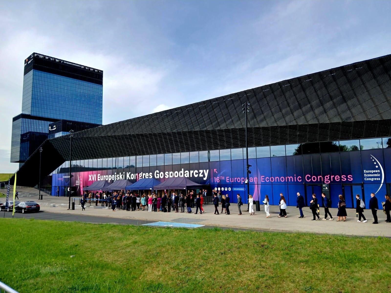 Zdjęcie w galerii na portalu naszraciborz.pl: Rozpoczął się Europejski Kongres Gospodarczy. Racibórz obecny na tym wydarzeniu wiadomości z regionu