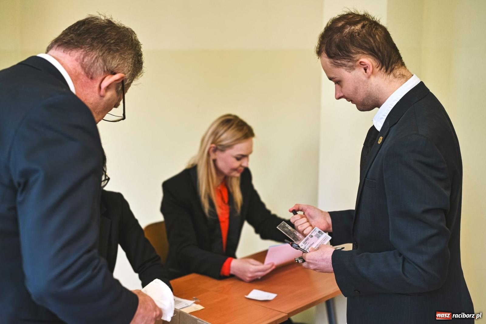 Zdjęcie w galerii na portalu naszraciborz.pl: Matura w raciborskim Mechaniku wiadomości z regionu