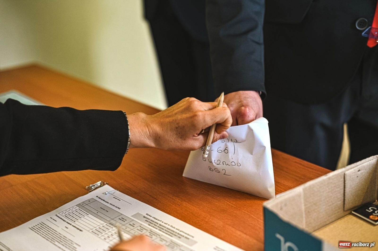 Zdjęcie w galerii na portalu naszraciborz.pl: Matura w raciborskim Mechaniku wiadomości z regionu