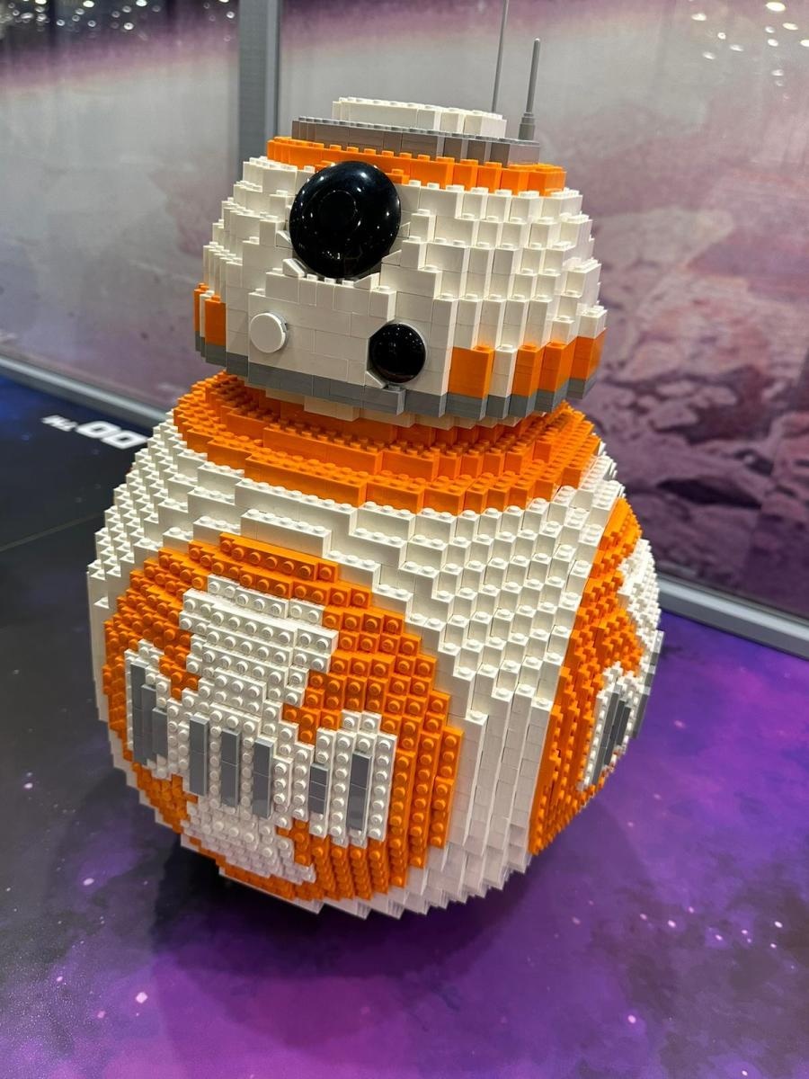 Zdjęcie w galerii na portalu naszraciborz.pl: Supermodel inspirowany Sokołem Millenium wylądował w Gliwicach wiadomości z regionu