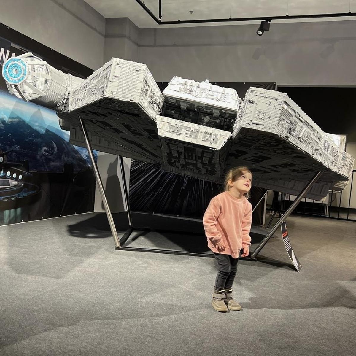 Zdjęcie w galerii na portalu naszraciborz.pl: Supermodel inspirowany Sokołem Millenium wylądował w Gliwicach wiadomości z regionu