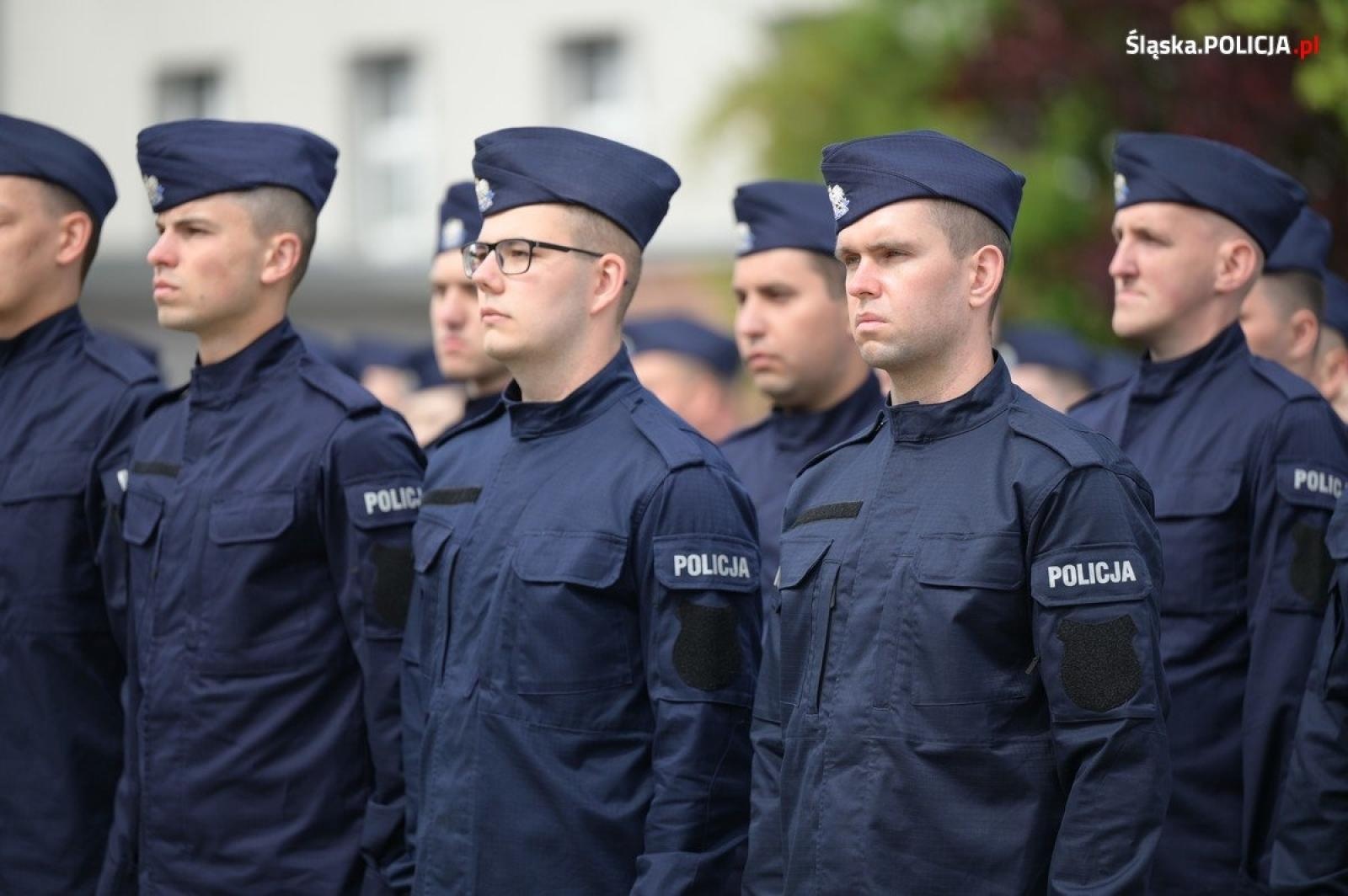 Zdjęcie w galerii na portalu naszraciborz.pl: Śląski garnizon policji ma nowych funkcjonariuszy wiadomości z regionu