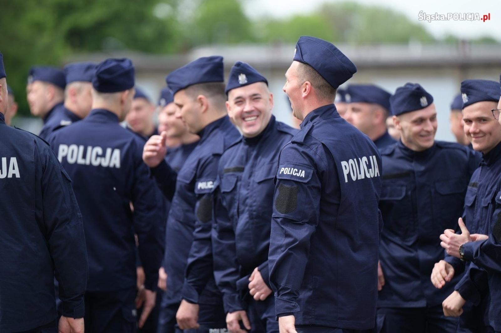Zdjęcie w galerii na portalu naszraciborz.pl: Śląski garnizon policji ma nowych funkcjonariuszy wiadomości z regionu