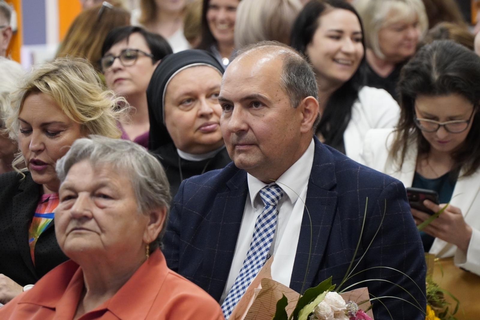 Zdjęcie w galerii na portalu naszraciborz.pl: Raciborscy bibliotekarze świętowali wiadomości z regionu