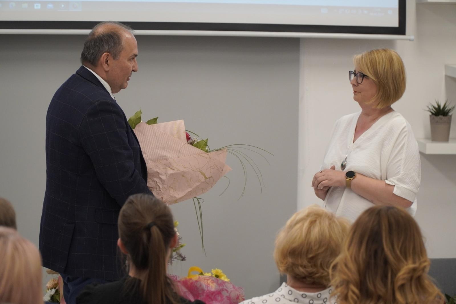 Zdjęcie w galerii na portalu naszraciborz.pl: Raciborscy bibliotekarze świętowali wiadomości z regionu