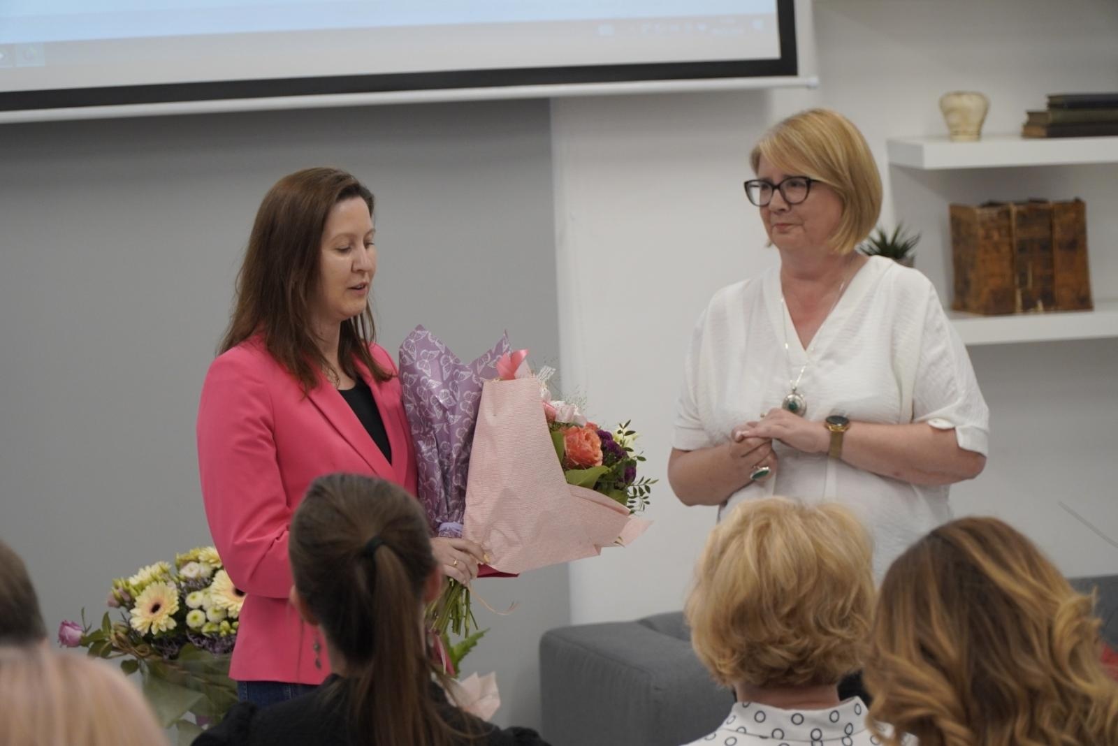 Zdjęcie w galerii na portalu naszraciborz.pl: Raciborscy bibliotekarze świętowali wiadomości z regionu