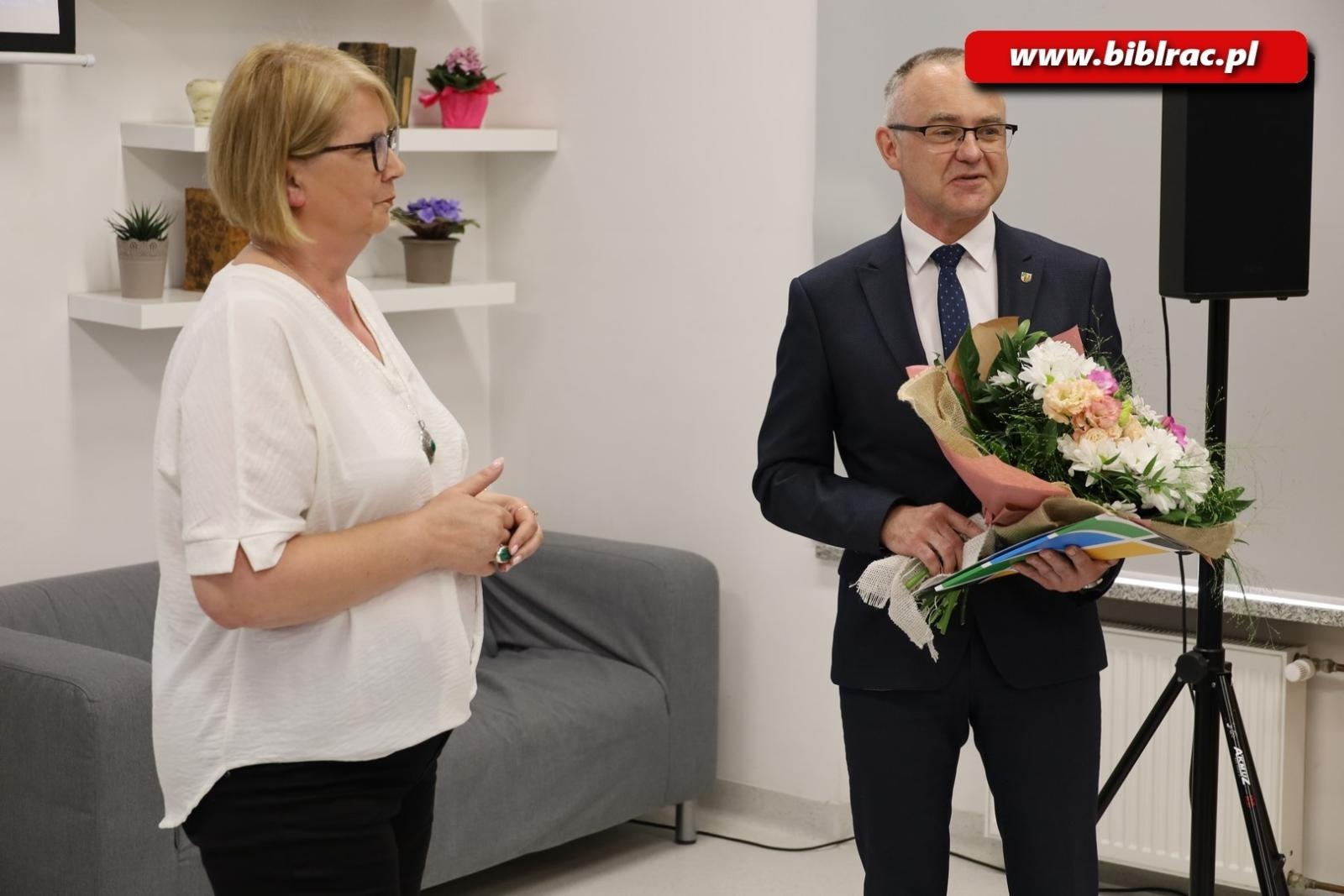 Zdjęcie w galerii na portalu naszraciborz.pl: Raciborscy bibliotekarze świętowali wiadomości z regionu