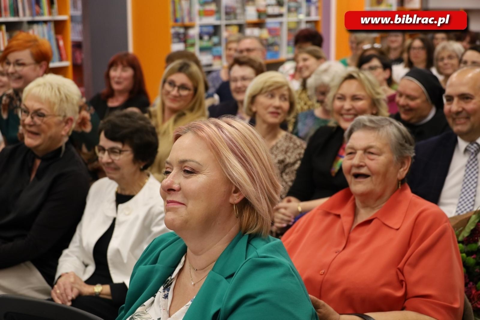 Zdjęcie w galerii na portalu naszraciborz.pl: Raciborscy bibliotekarze świętowali wiadomości z regionu
