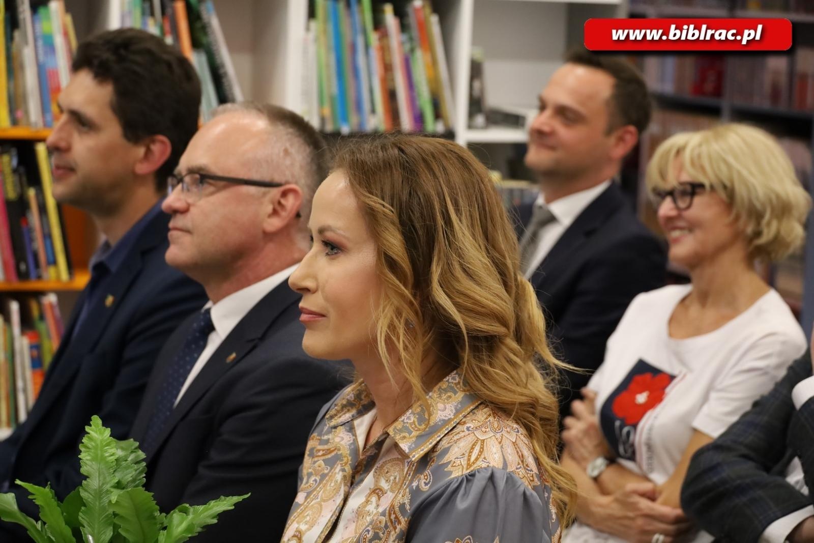 Zdjęcie w galerii na portalu naszraciborz.pl: Raciborscy bibliotekarze świętowali wiadomości z regionu