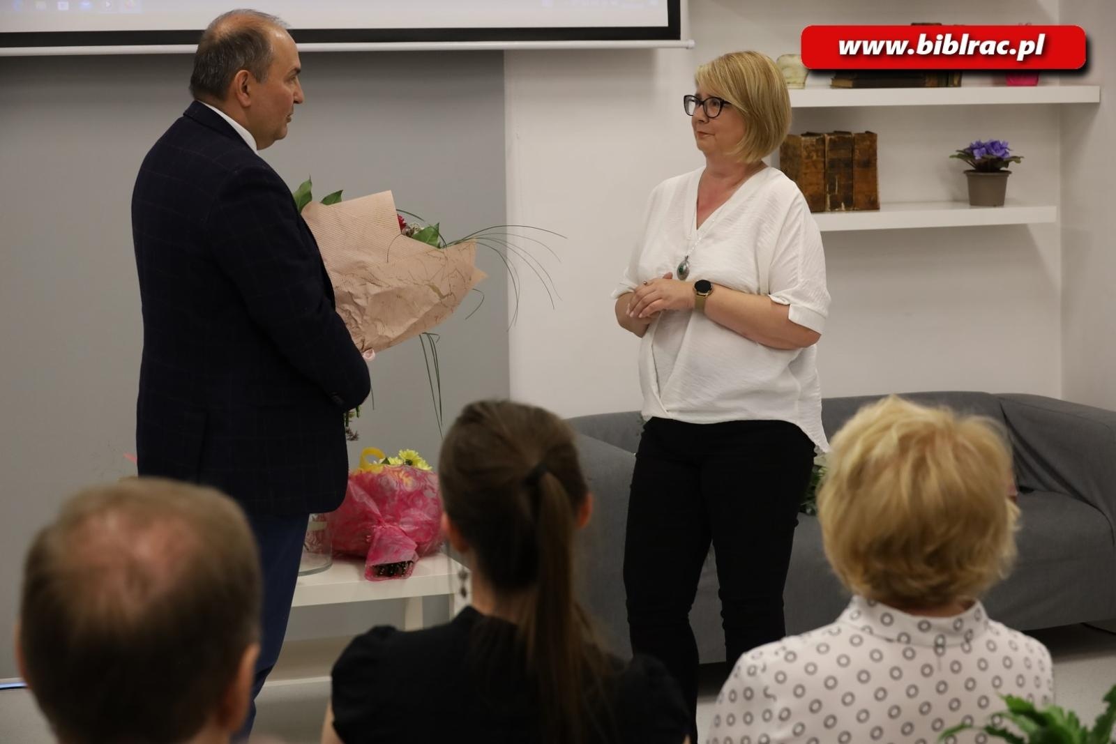 Zdjęcie w galerii na portalu naszraciborz.pl: Raciborscy bibliotekarze świętowali wiadomości z regionu