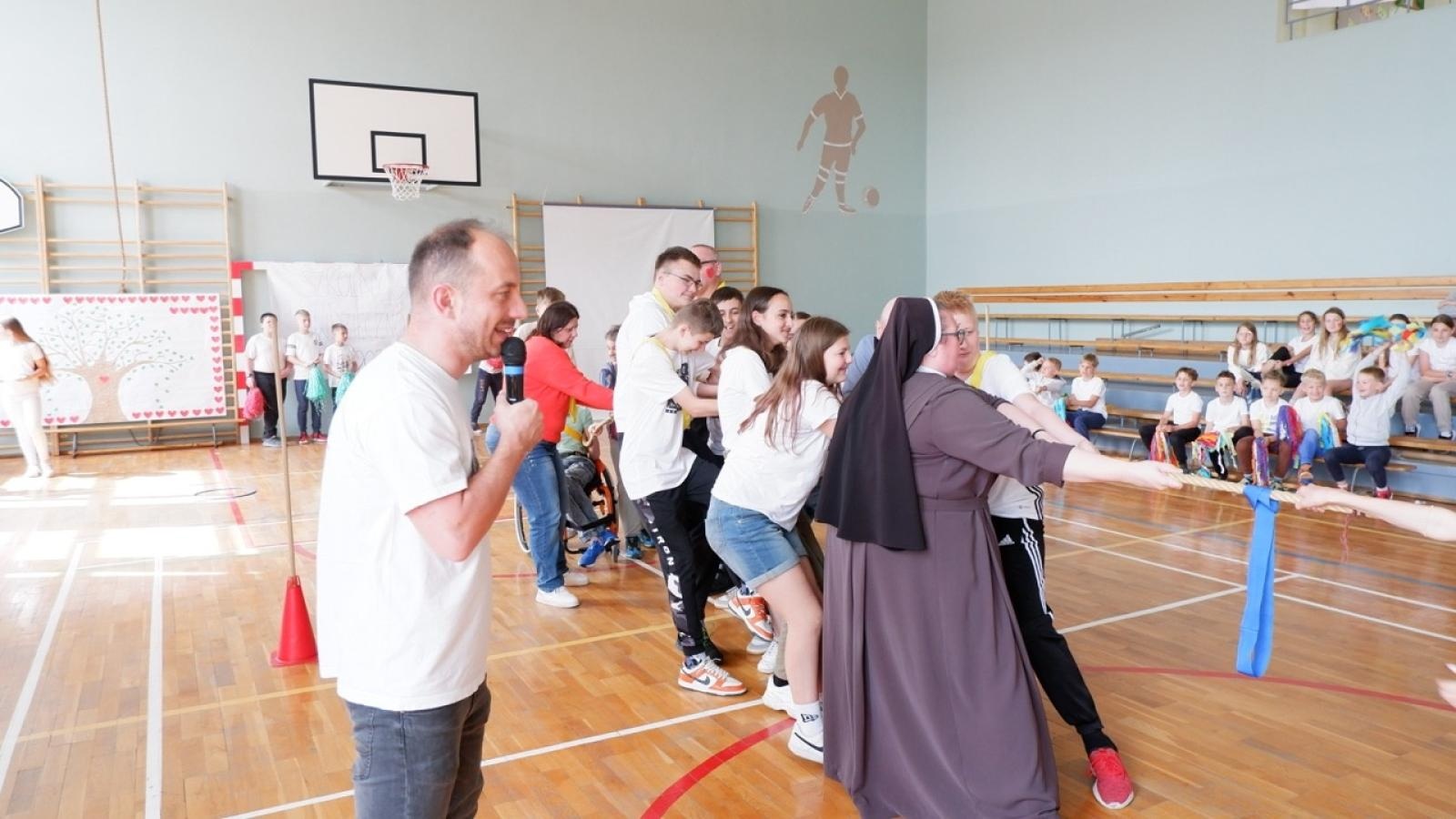 Zdjęcie w galerii na portalu naszraciborz.pl: Szkolny Dzień Wdzięczności w Bieńkowicach wiadomości z regionu