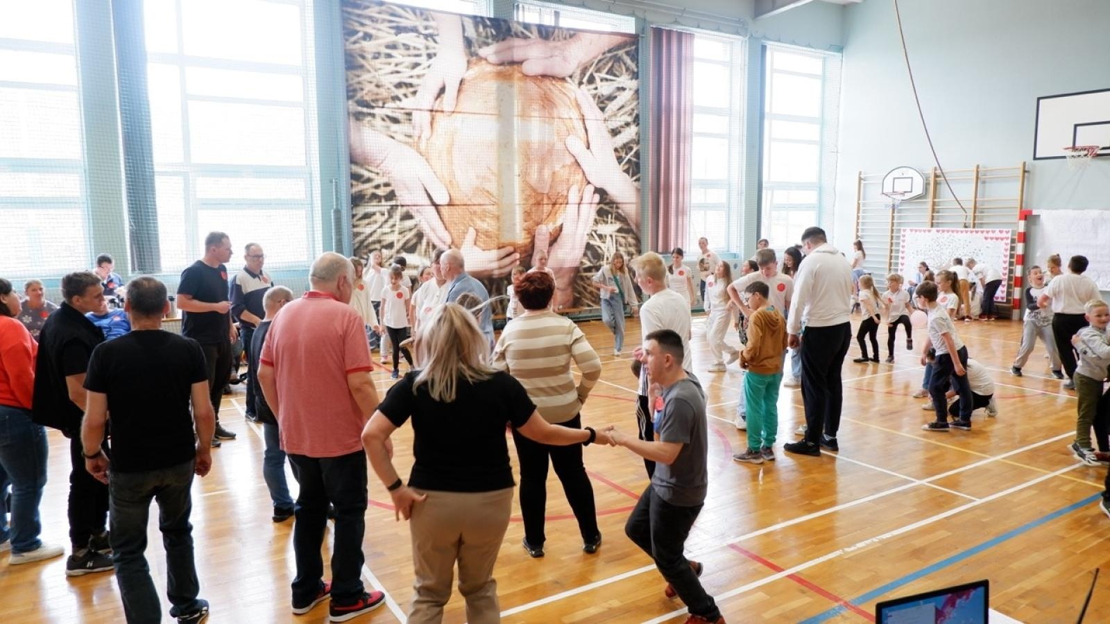 Zdjęcie w galerii na portalu naszraciborz.pl: Szkolny Dzień Wdzięczności w Bieńkowicach wiadomości z regionu