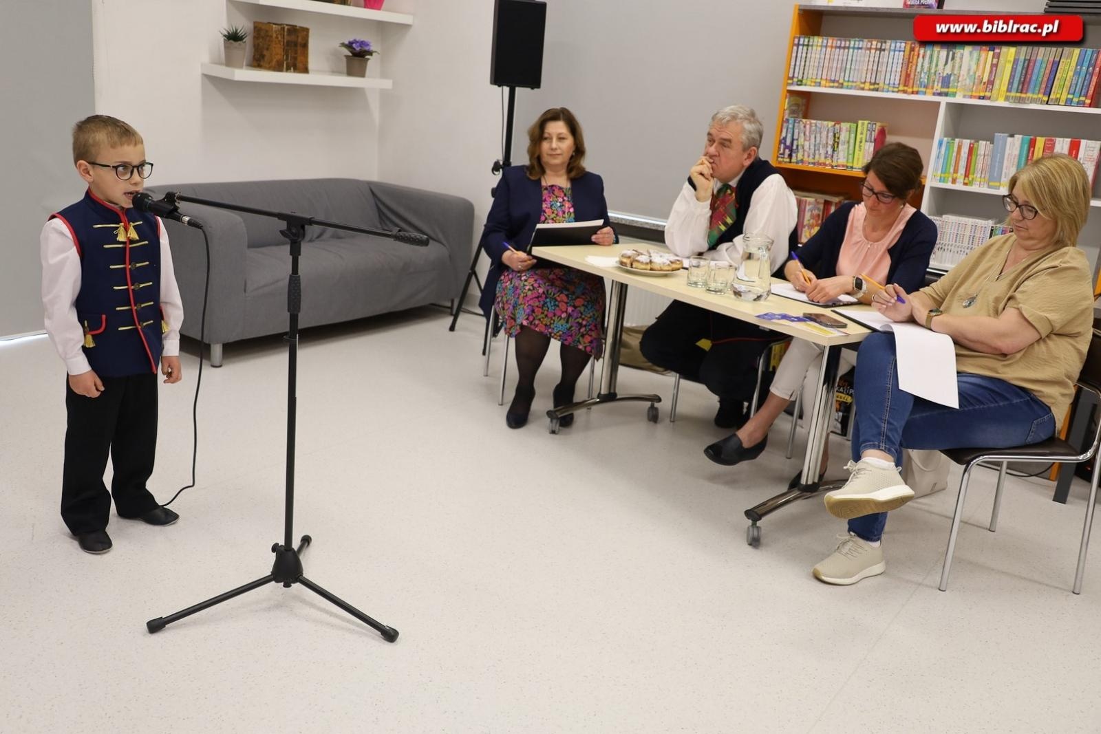 Zdjęcie w galerii na portalu naszraciborz.pl: Konkurs Gwary Śląskiej w raciborskiej bibliotece wiadomości z regionu