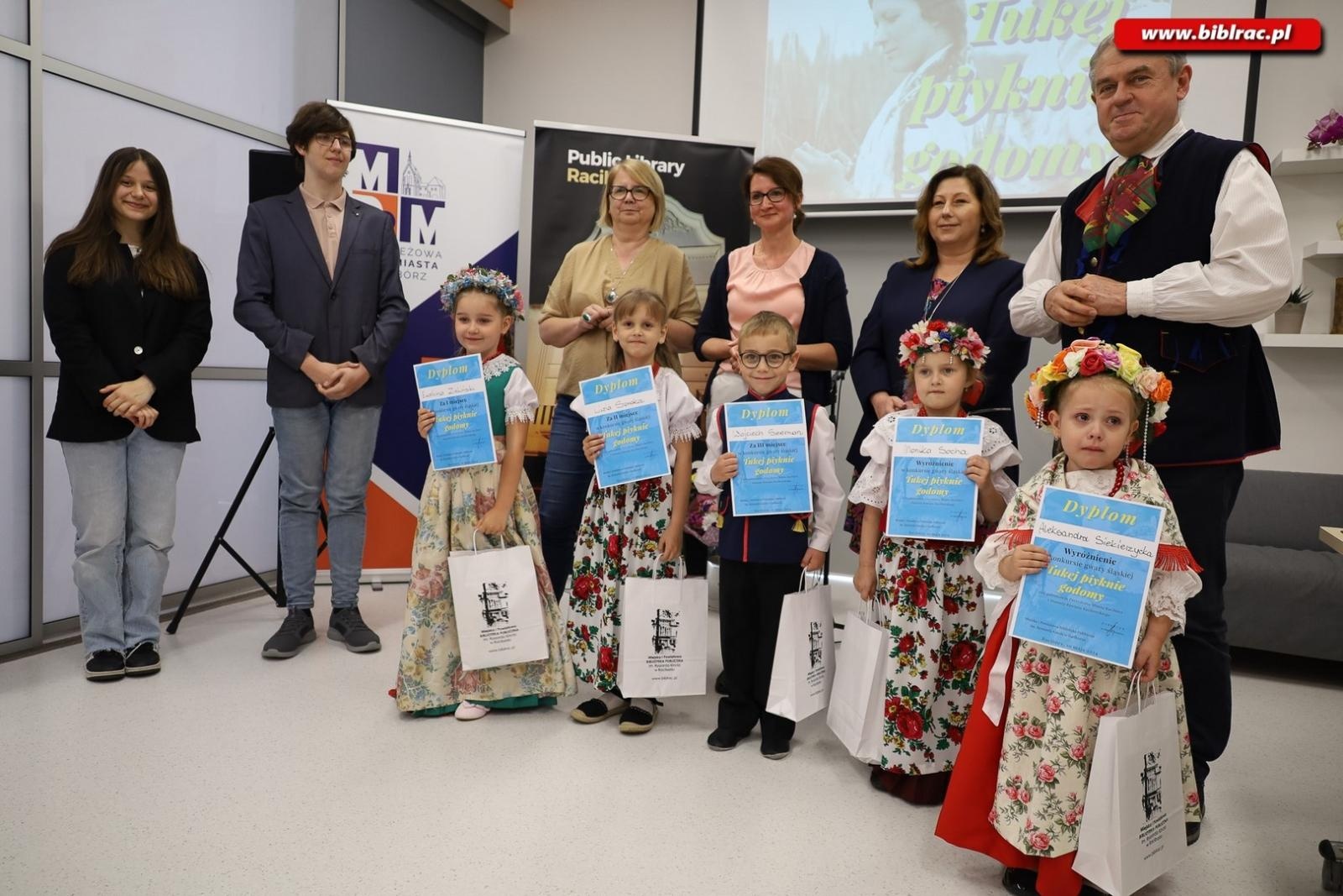 Zdjęcie w galerii na portalu naszraciborz.pl: Konkurs Gwary Śląskiej w raciborskiej bibliotece wiadomości z regionu