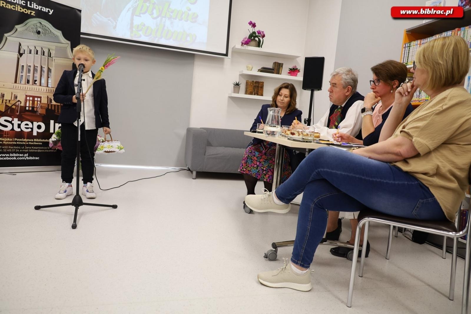 Zdjęcie w galerii na portalu naszraciborz.pl: Konkurs Gwary Śląskiej w raciborskiej bibliotece wiadomości z regionu