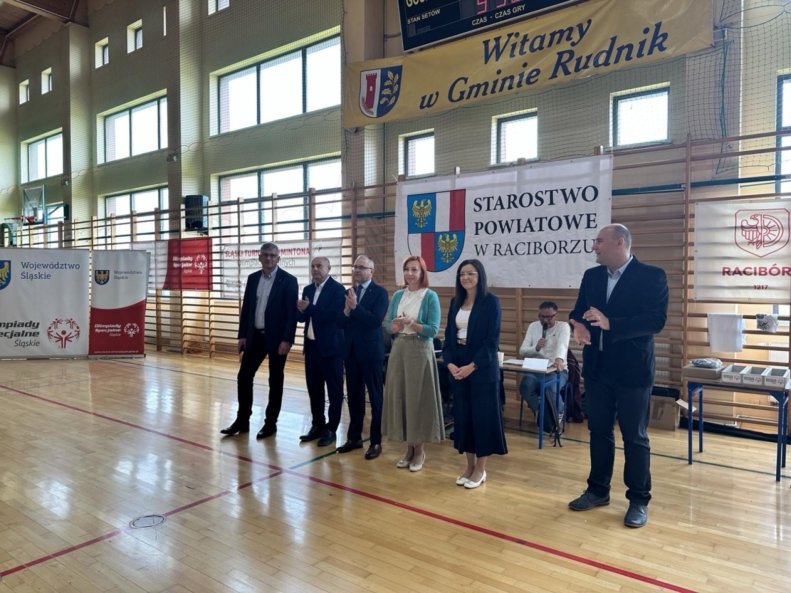 Zdjęcie w galerii na portalu naszraciborz.pl: Animusz gospodarzem Śląskiego Turnieju Badmintona OS wiadomości z regionu