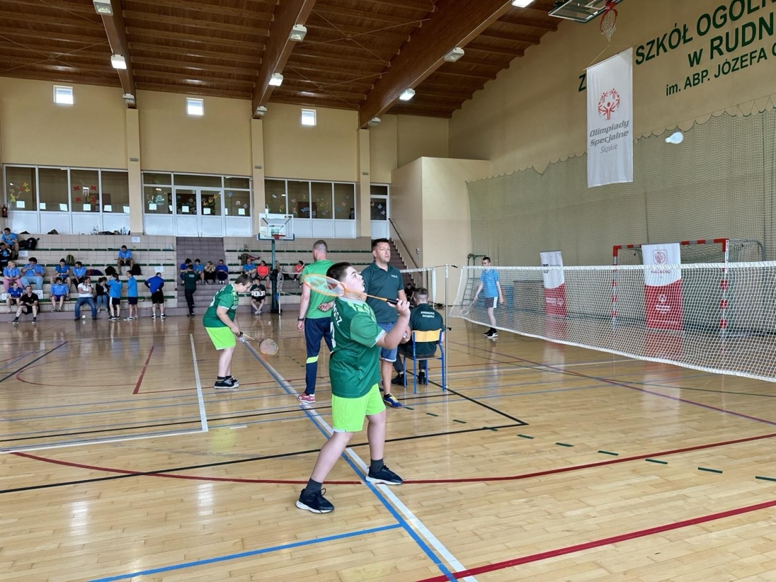 Zdjęcie w galerii na portalu naszraciborz.pl: Animusz gospodarzem Śląskiego Turnieju Badmintona OS wiadomości z regionu