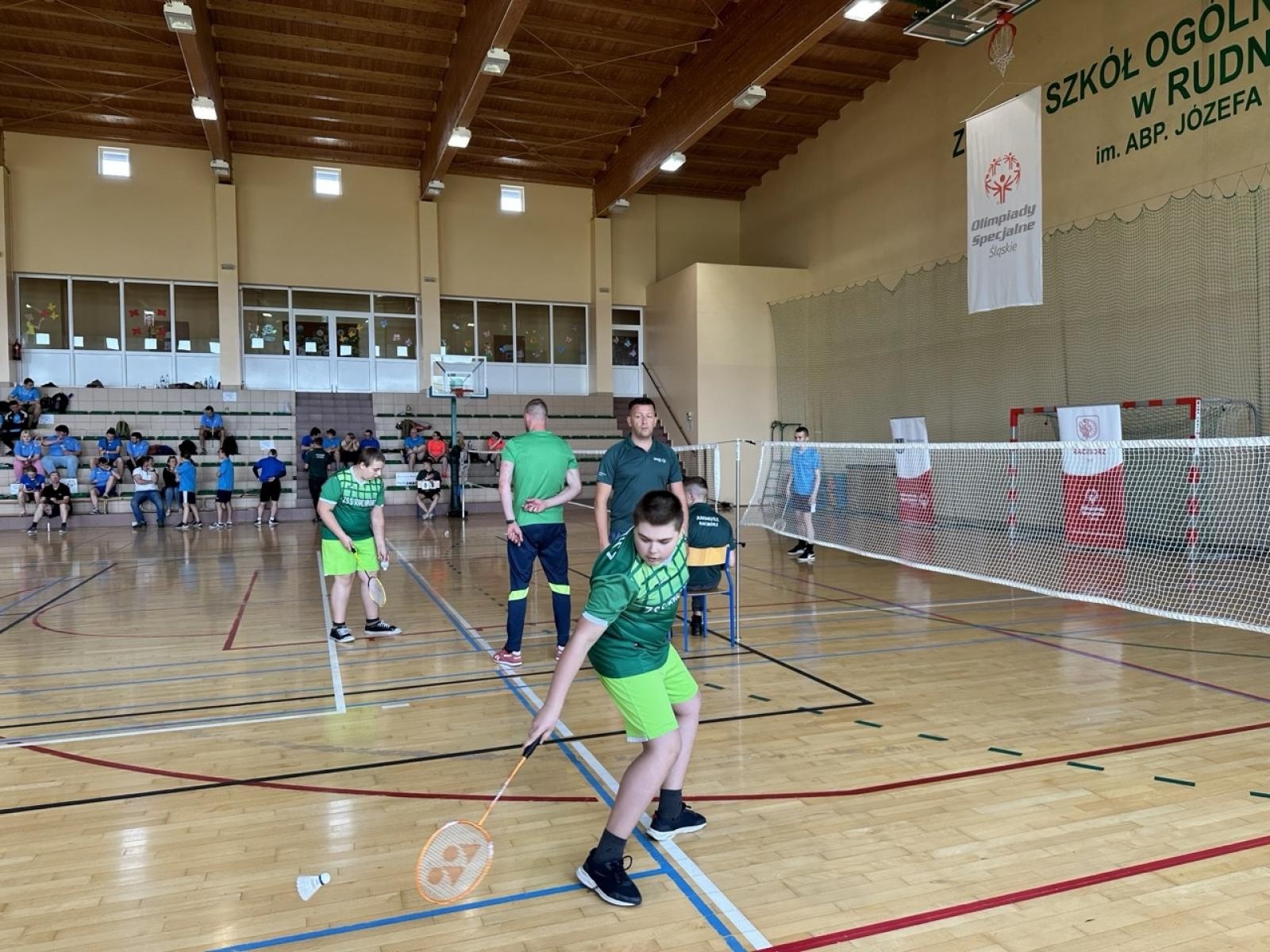 Zdjęcie w galerii na portalu naszraciborz.pl: Animusz gospodarzem Śląskiego Turnieju Badmintona OS wiadomości z regionu
