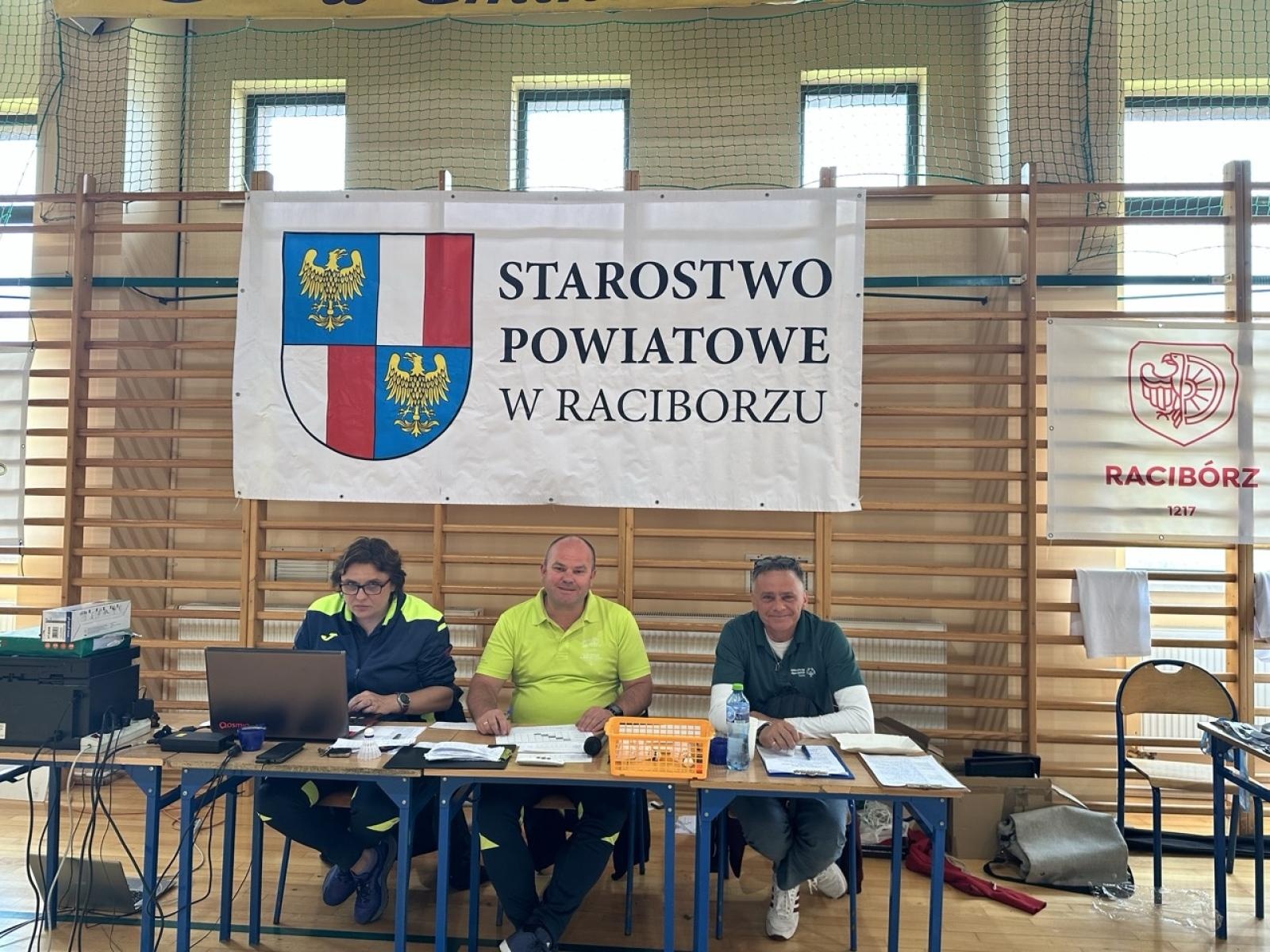 Zdjęcie w galerii na portalu naszraciborz.pl: Animusz gospodarzem Śląskiego Turnieju Badmintona OS wiadomości z regionu