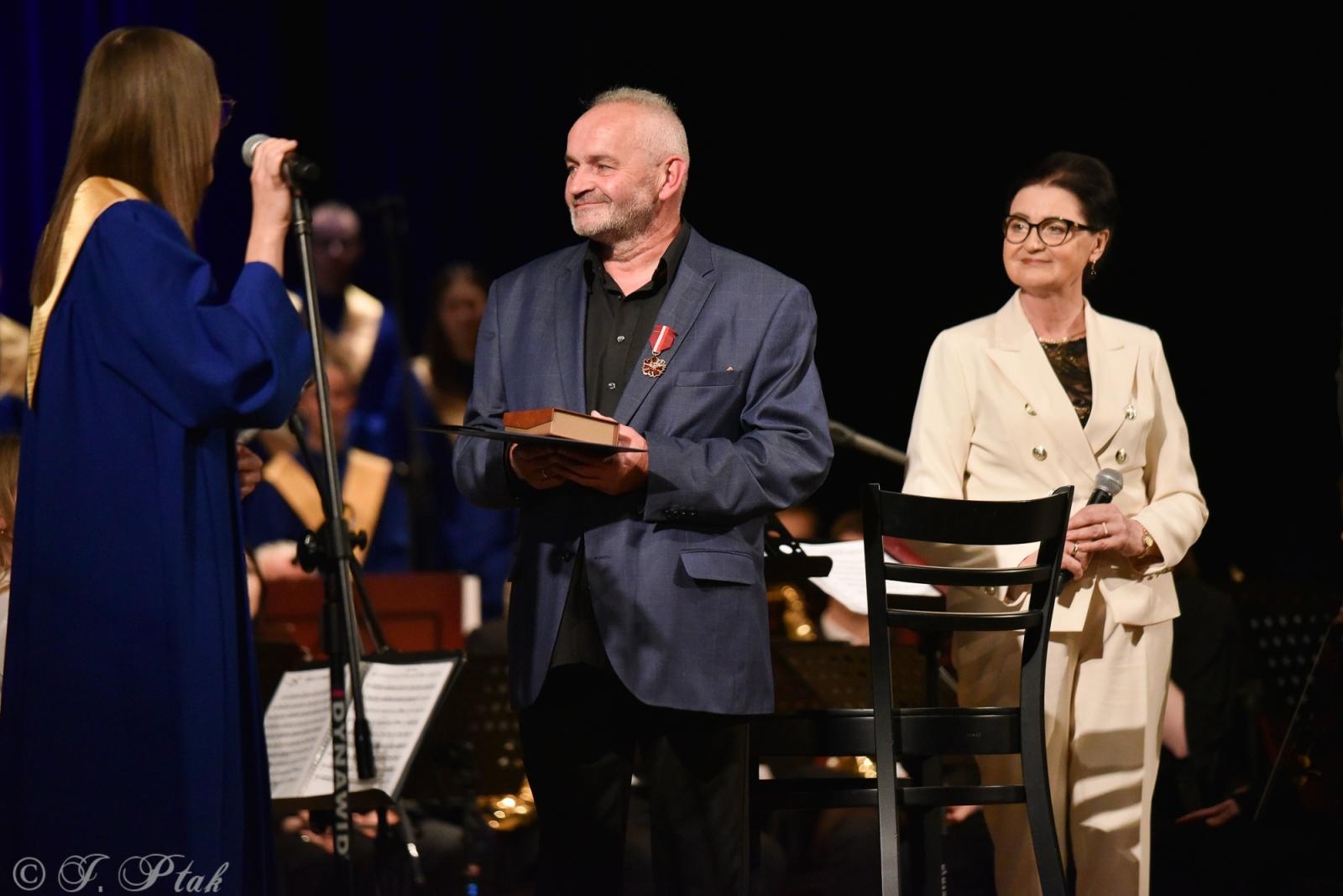 Zdjęcie w galerii na portalu naszraciborz.pl: Wyjątkowy Koncert Muzyki Filmowej. Orkiestry RCK i chór Bel Canto wystąpiły razem na jednej scenie wiadomości z regionu