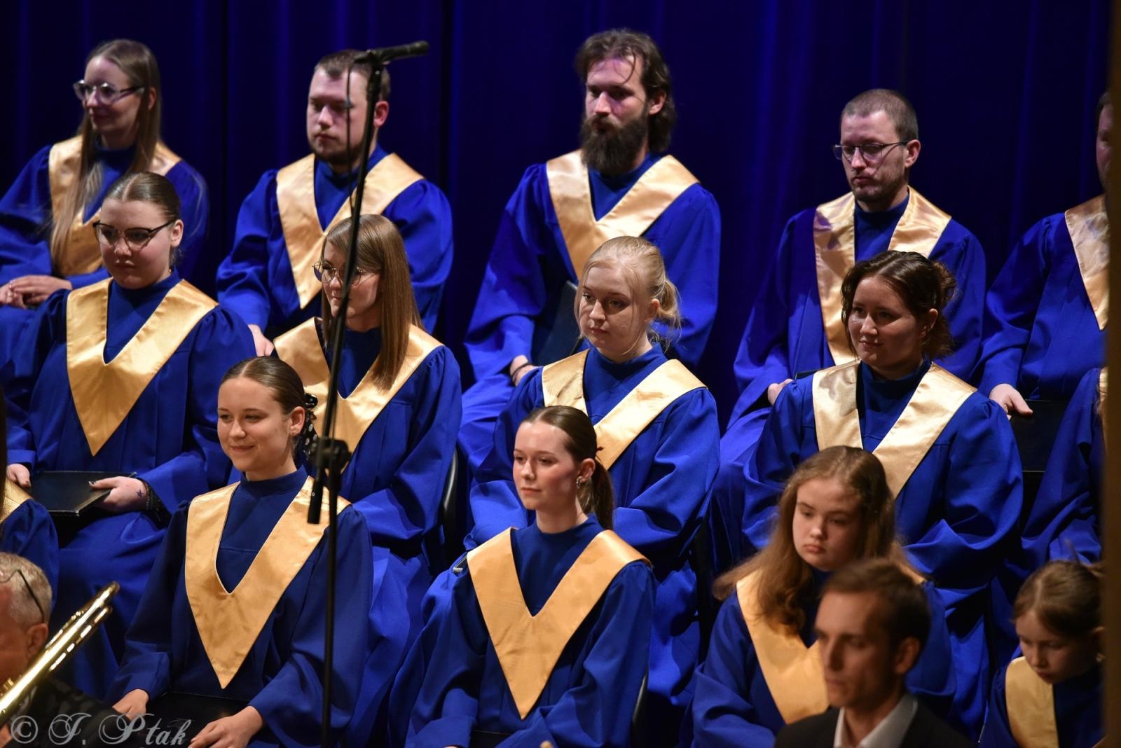 Zdjęcie w galerii na portalu naszraciborz.pl: Wyjątkowy Koncert Muzyki Filmowej. Orkiestry RCK i chór Bel Canto wystąpiły razem na jednej scenie wiadomości z regionu