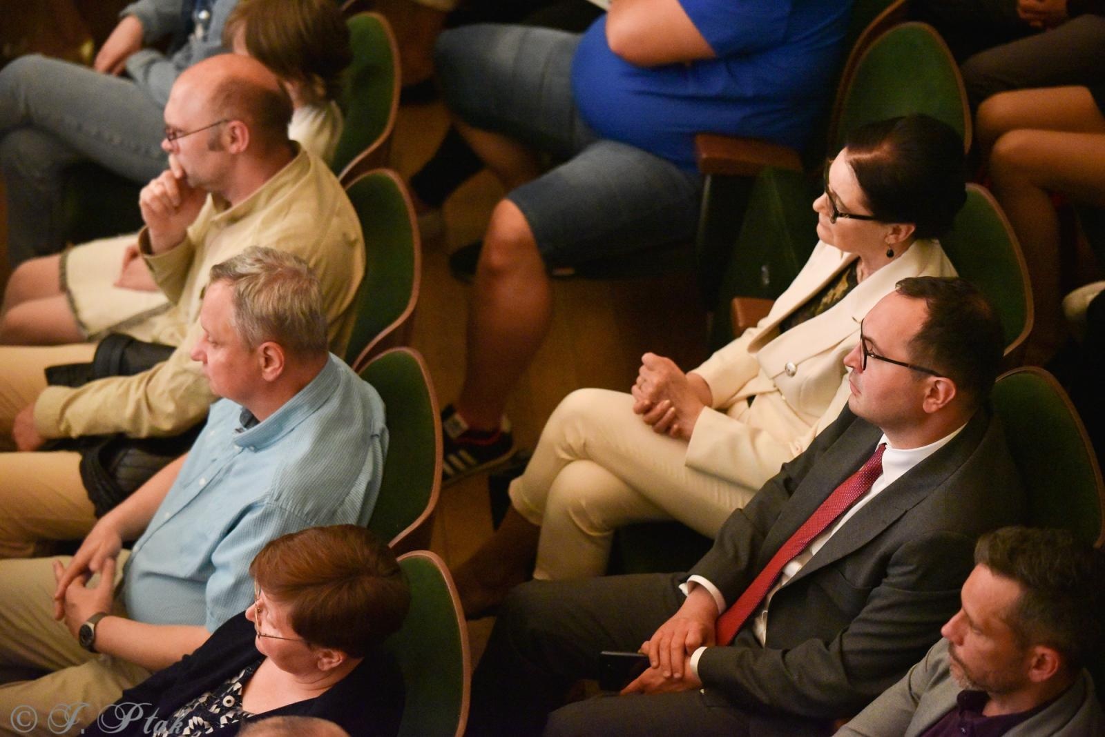 Zdjęcie w galerii na portalu naszraciborz.pl: Wyjątkowy Koncert Muzyki Filmowej. Orkiestry RCK i chór Bel Canto wystąpiły razem na jednej scenie wiadomości z regionu