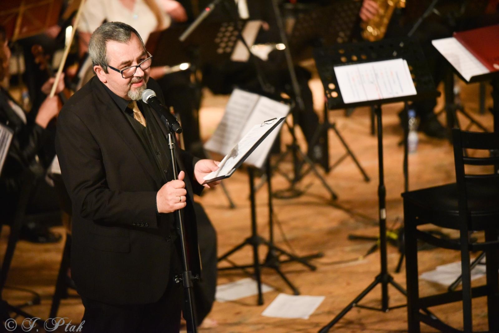 Zdjęcie w galerii na portalu naszraciborz.pl: Wyjątkowy Koncert Muzyki Filmowej. Orkiestry RCK i chór Bel Canto wystąpiły razem na jednej scenie wiadomości z regionu