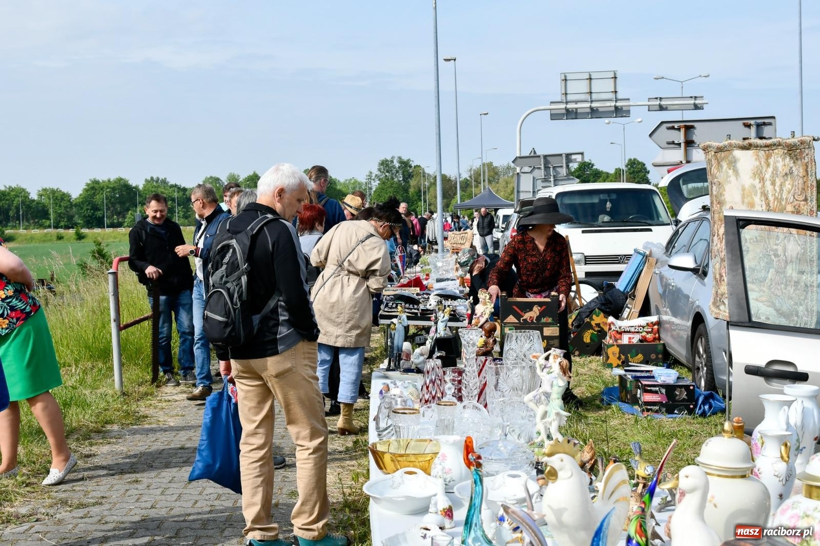 Zdjęcie w galerii na portalu naszraciborz.pl: Tłumy na jarmarku w Chałupkach [FOTO i WIDEO] wiadomości z regionu