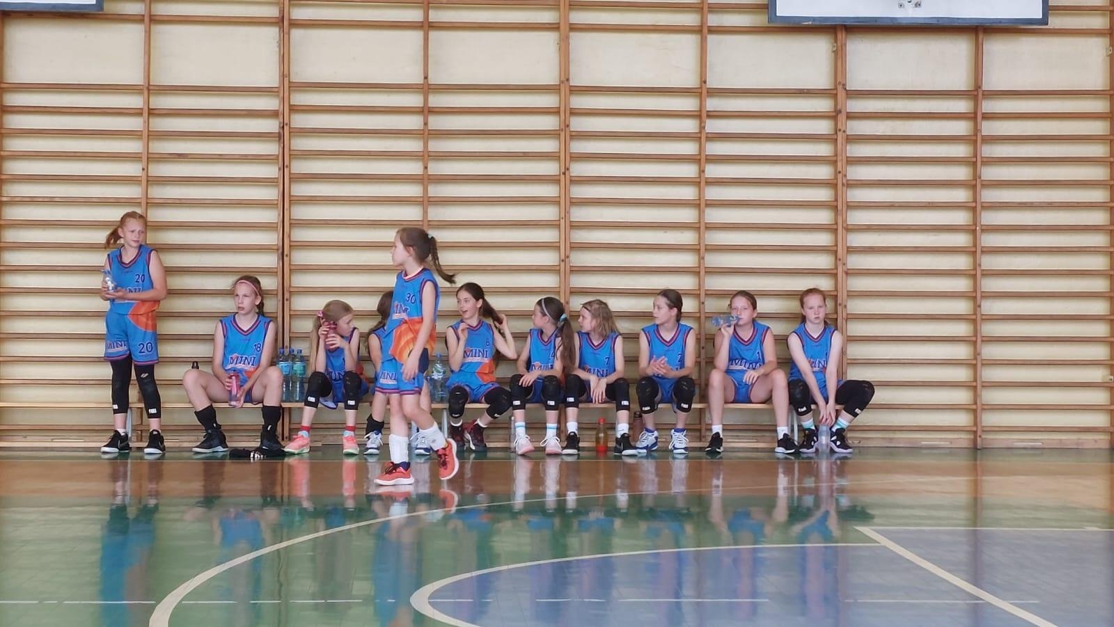 Zdjęcie w galerii na portalu naszraciborz.pl: Koszykarki Minibasketball Racibórz udanie rozpoczęły rundę finałową wiadomości z regionu