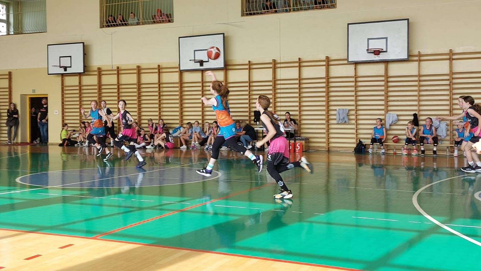 Zdjęcie w galerii na portalu naszraciborz.pl: Koszykarki Minibasketball Racibórz udanie rozpoczęły rundę finałową wiadomości z regionu