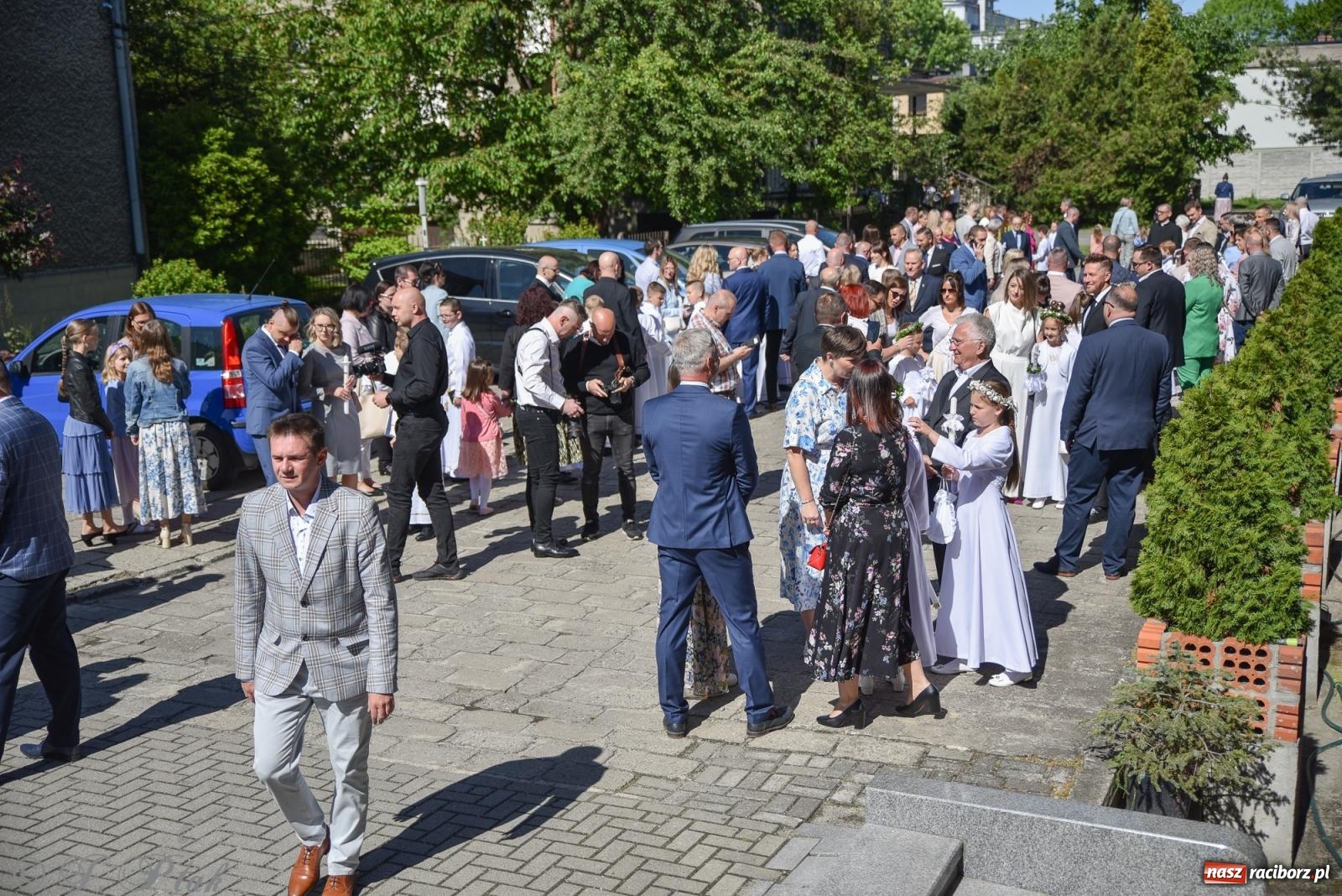 Zdjęcie w galerii na portalu naszraciborz.pl: Uroczystość I Komunii Świętej w parafii NSPJ wiadomości z regionu