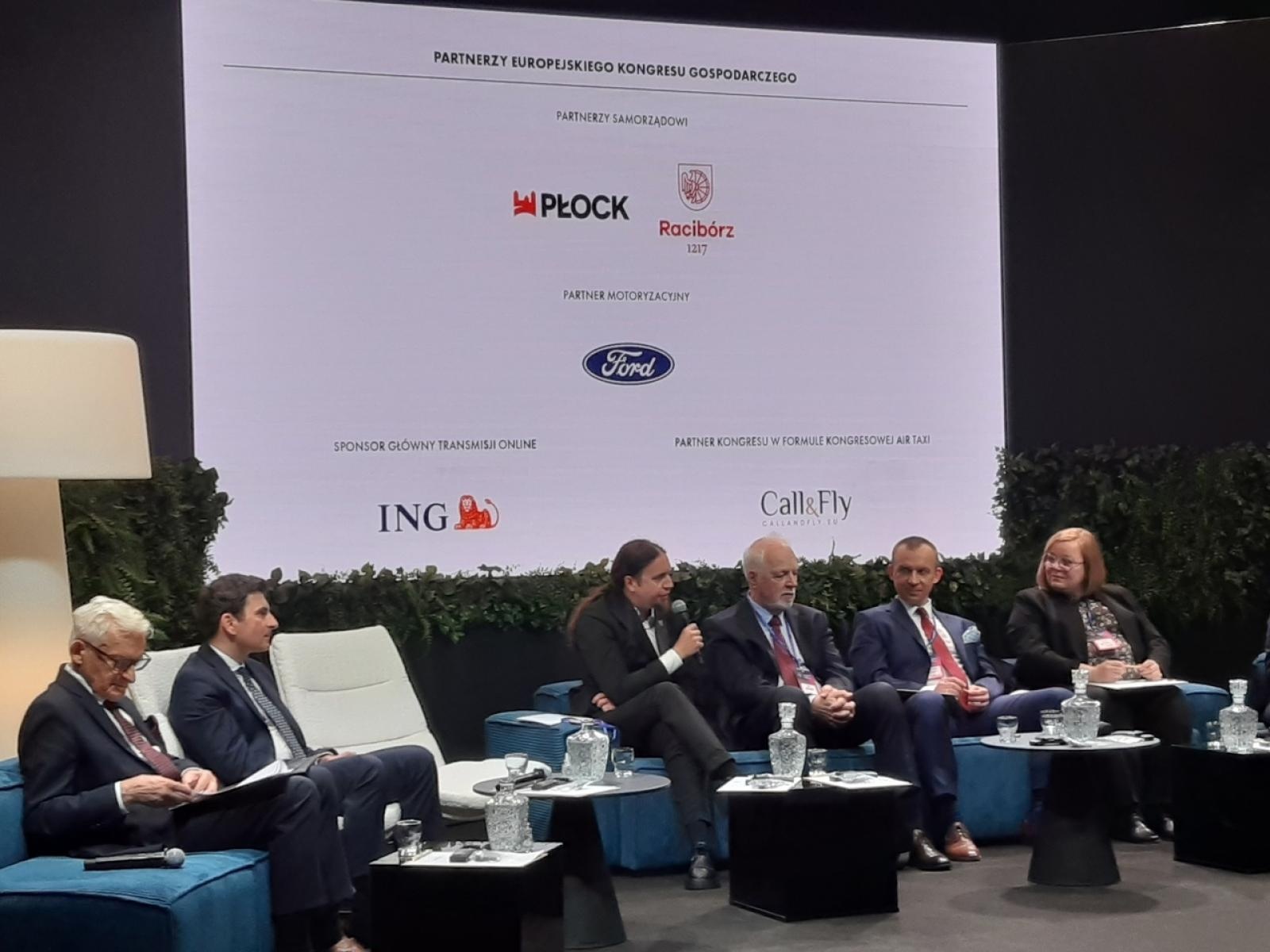 Zdjęcie w galerii na portalu naszraciborz.pl: Racibórz na XVI edycji Europejskiego Kongresu Gospodarczego wiadomości z regionu