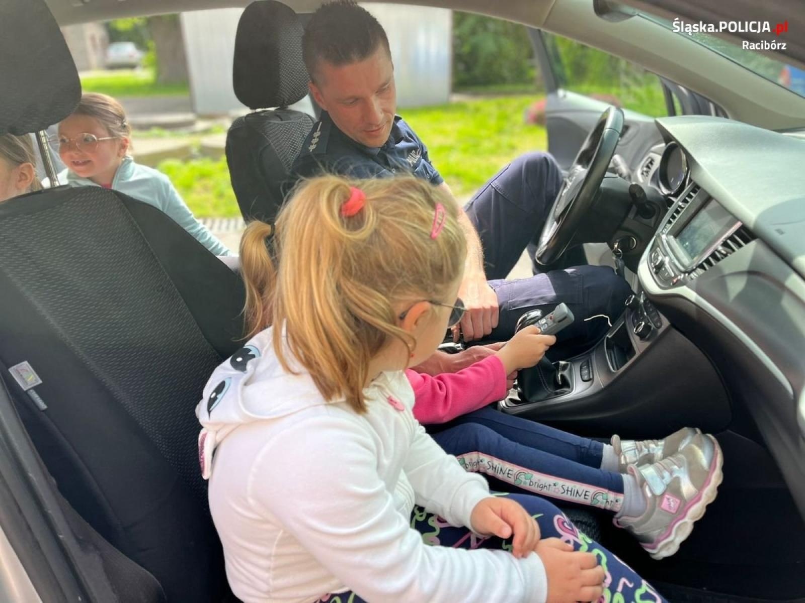 Zdjęcie w galerii na portalu naszraciborz.pl: Niecodzienni goście w przedszkolu w Gamowie wiadomości z regionu